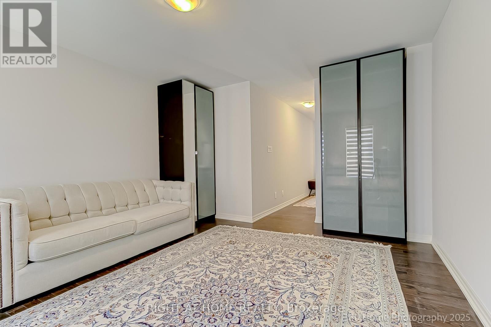 












188 TANGO CRESCENT

,
Newmarket (Woodland Hill),




Ontario
L3X0K5


