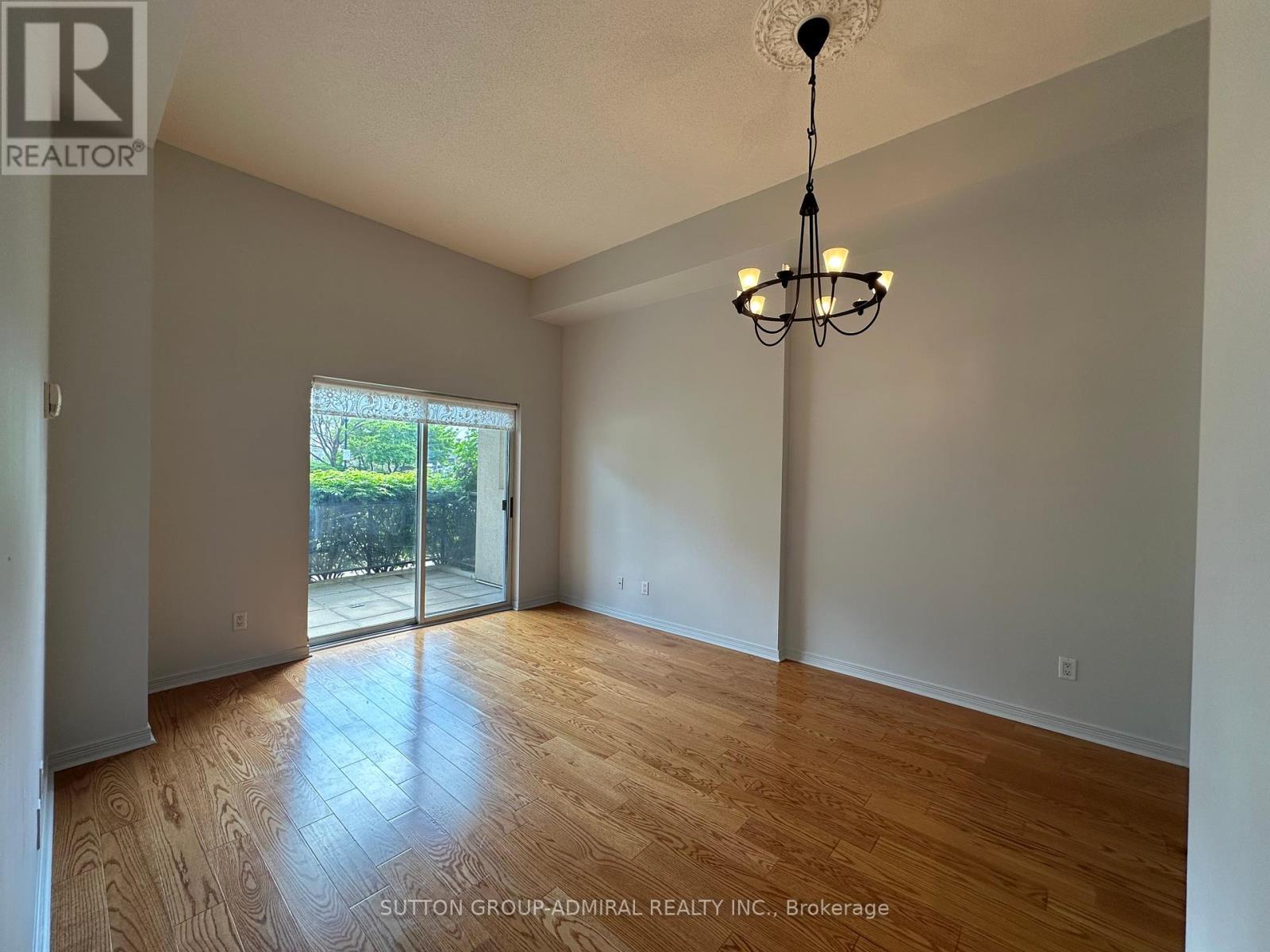












114 - 2 MAISON PARC COURT

,
Vaughan (Lakeview Estates),




Ontario
L4J9K5

