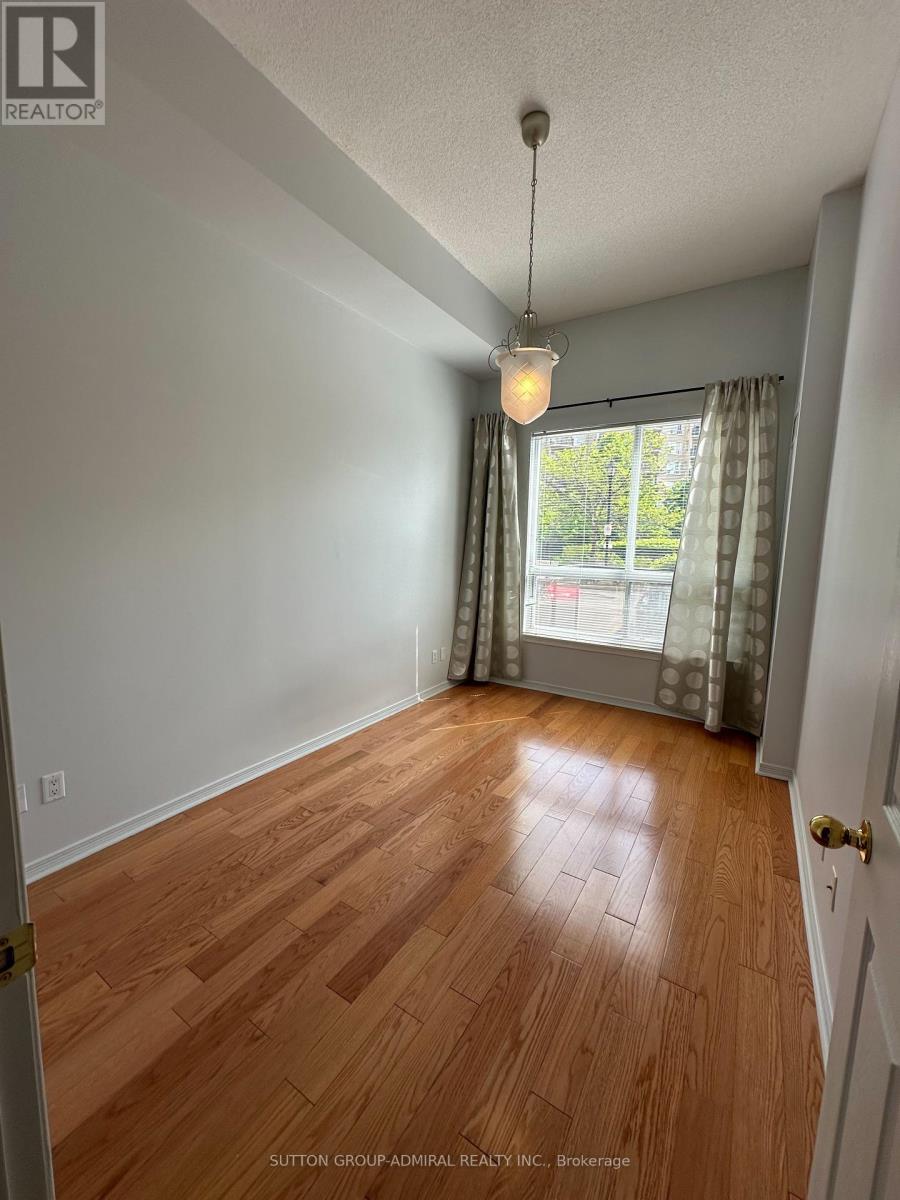 












114 - 2 MAISON PARC COURT

,
Vaughan (Lakeview Estates),




Ontario
L4J9K5

