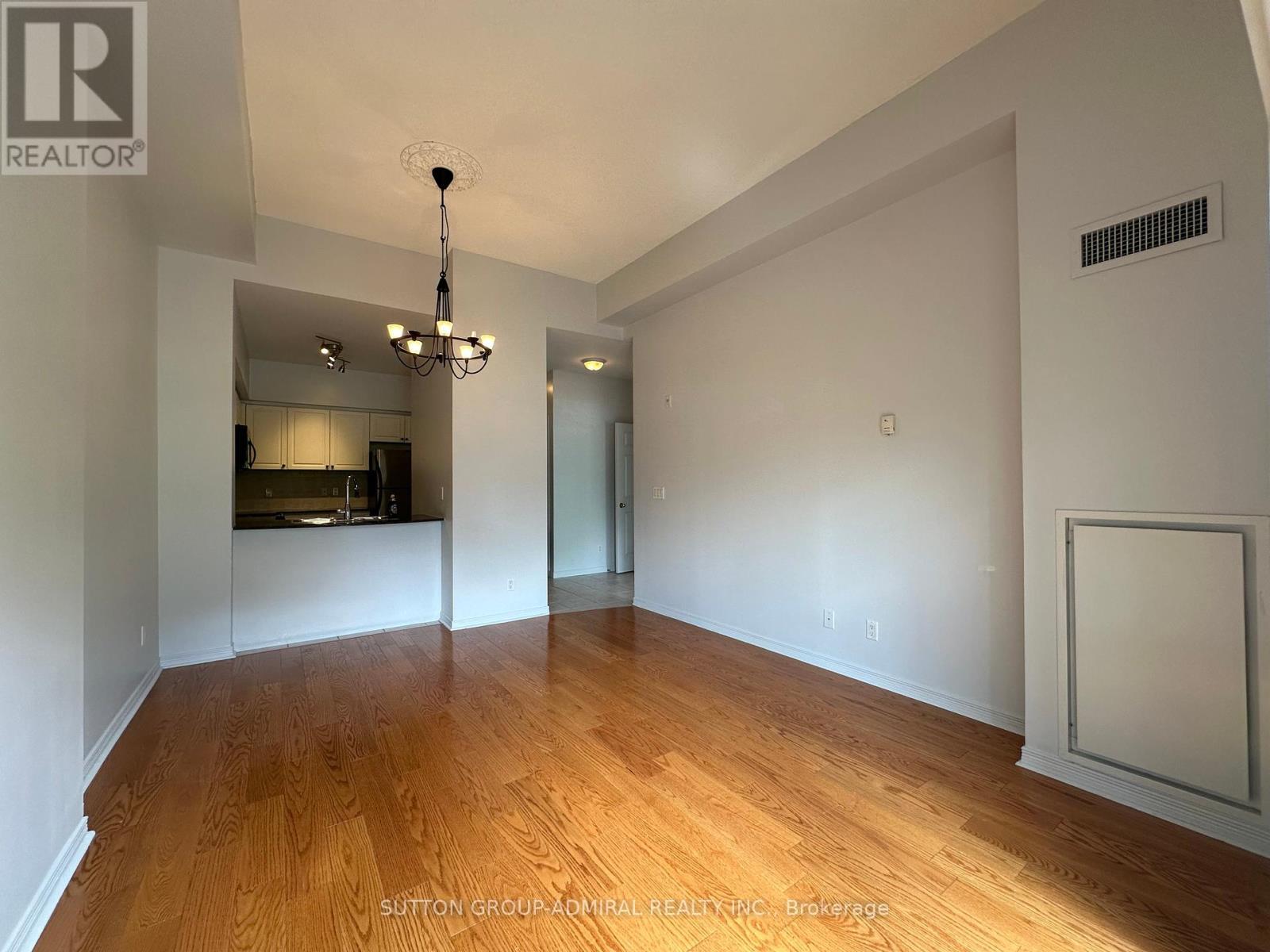 












114 - 2 MAISON PARC COURT

,
Vaughan (Lakeview Estates),




Ontario
L4J9K5

