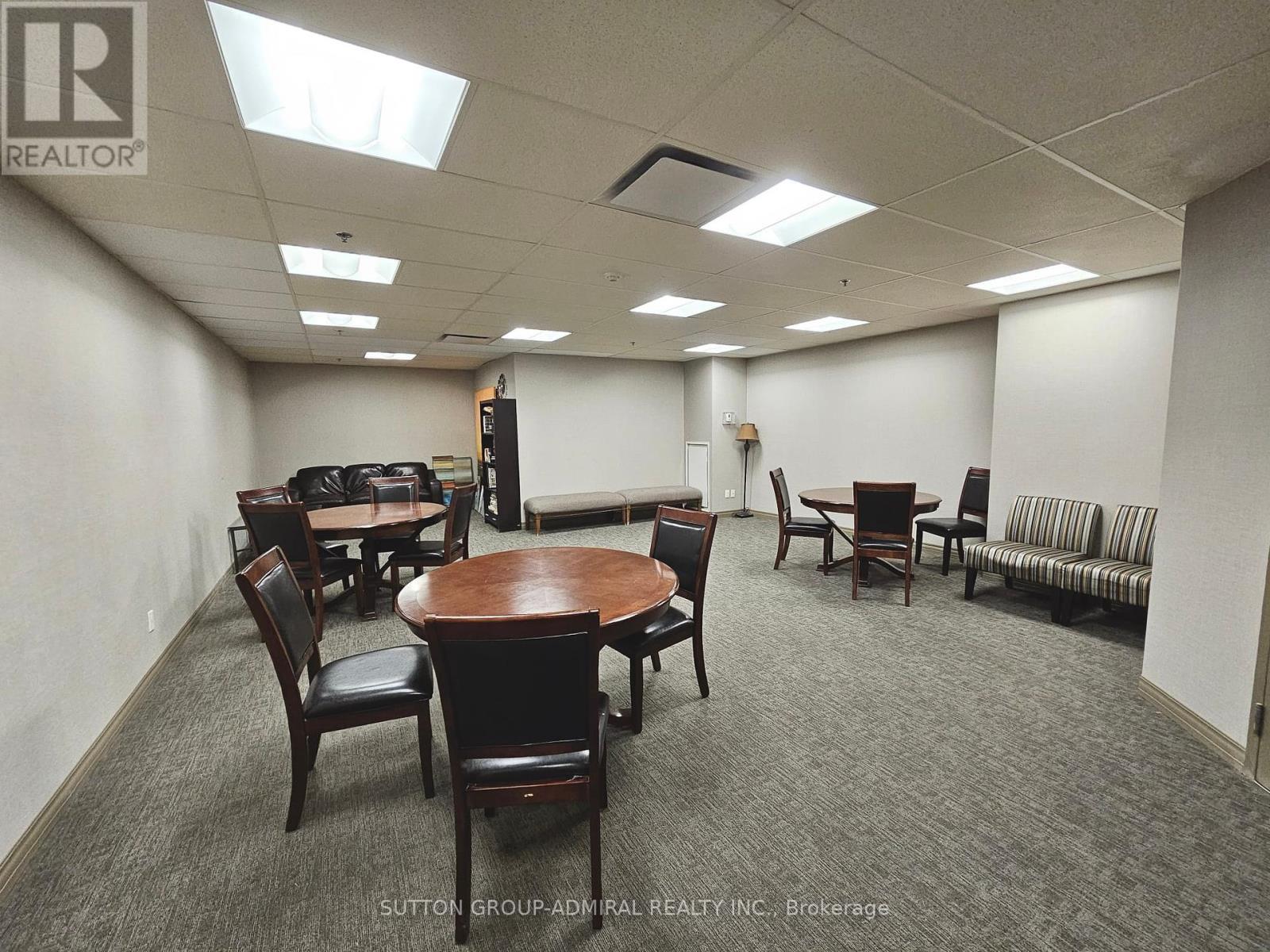 












114 - 2 MAISON PARC COURT

,
Vaughan (Lakeview Estates),




Ontario
L4J9K5

