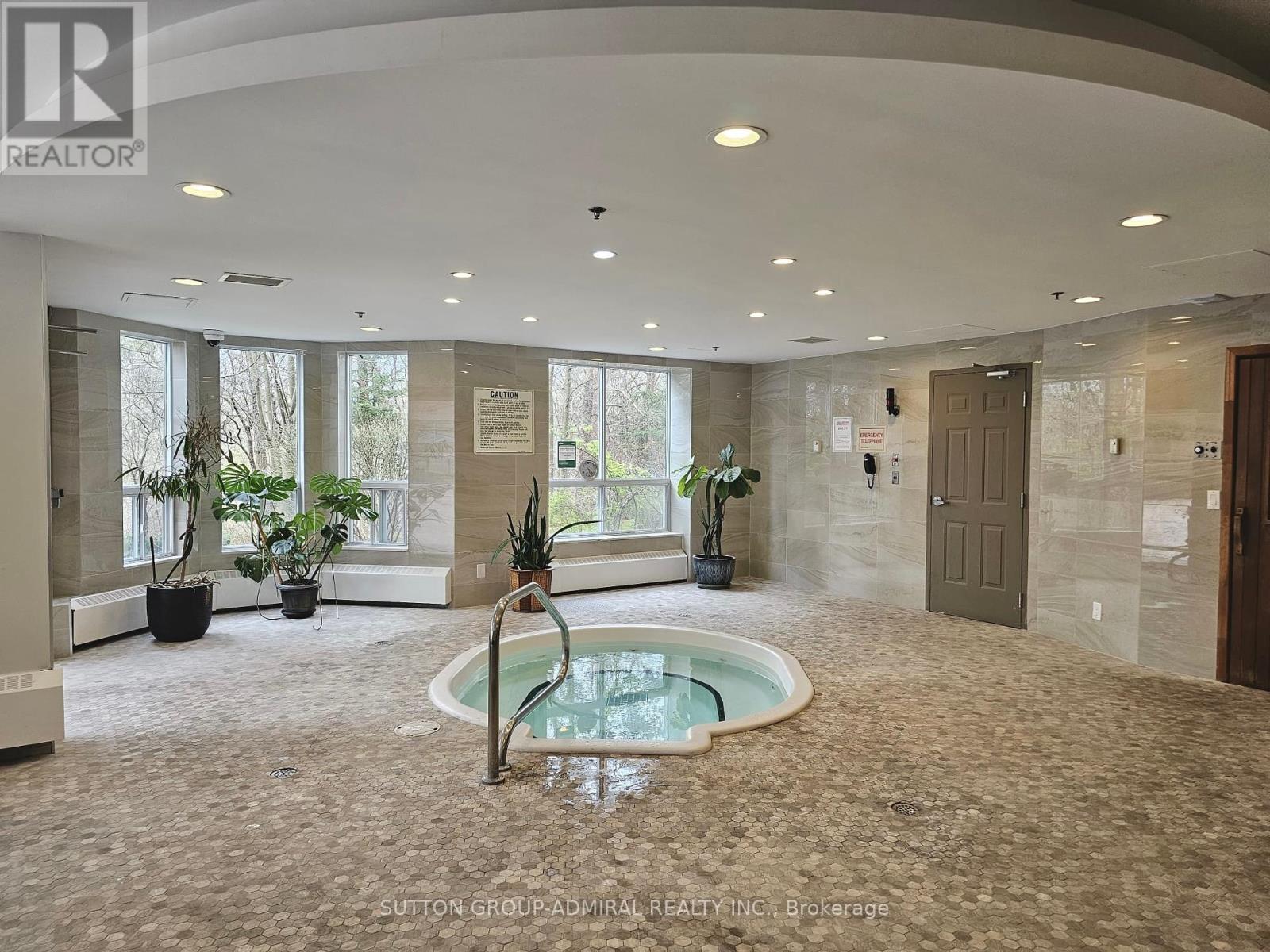 












114 - 2 MAISON PARC COURT

,
Vaughan (Lakeview Estates),




Ontario
L4J9K5

