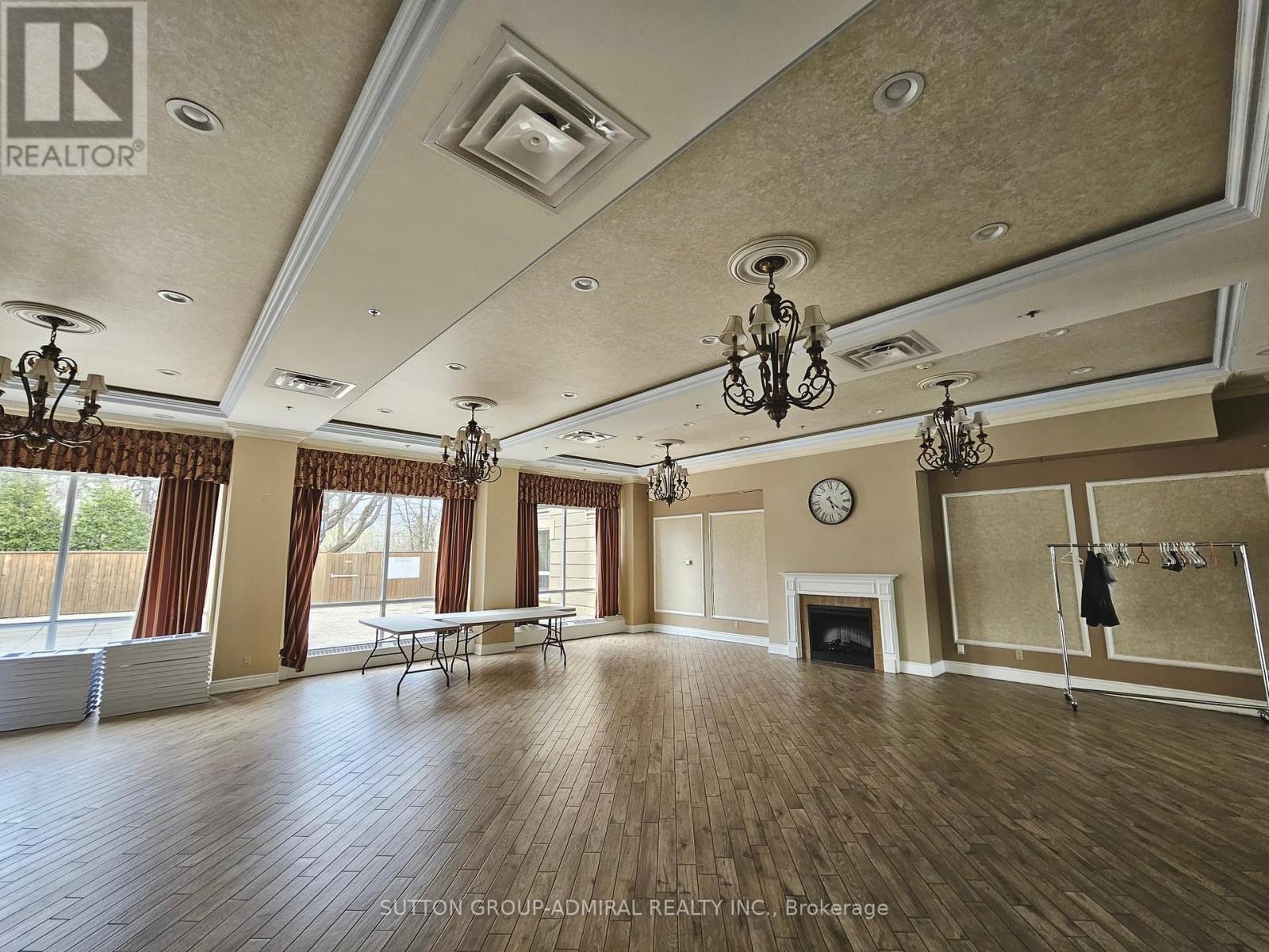 












114 - 2 MAISON PARC COURT

,
Vaughan (Lakeview Estates),




Ontario
L4J9K5

