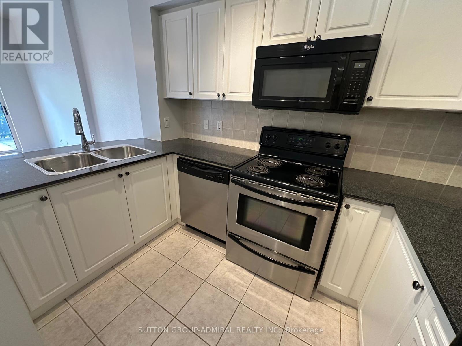 












114 - 2 MAISON PARC COURT

,
Vaughan (Lakeview Estates),




Ontario
L4J9K5

