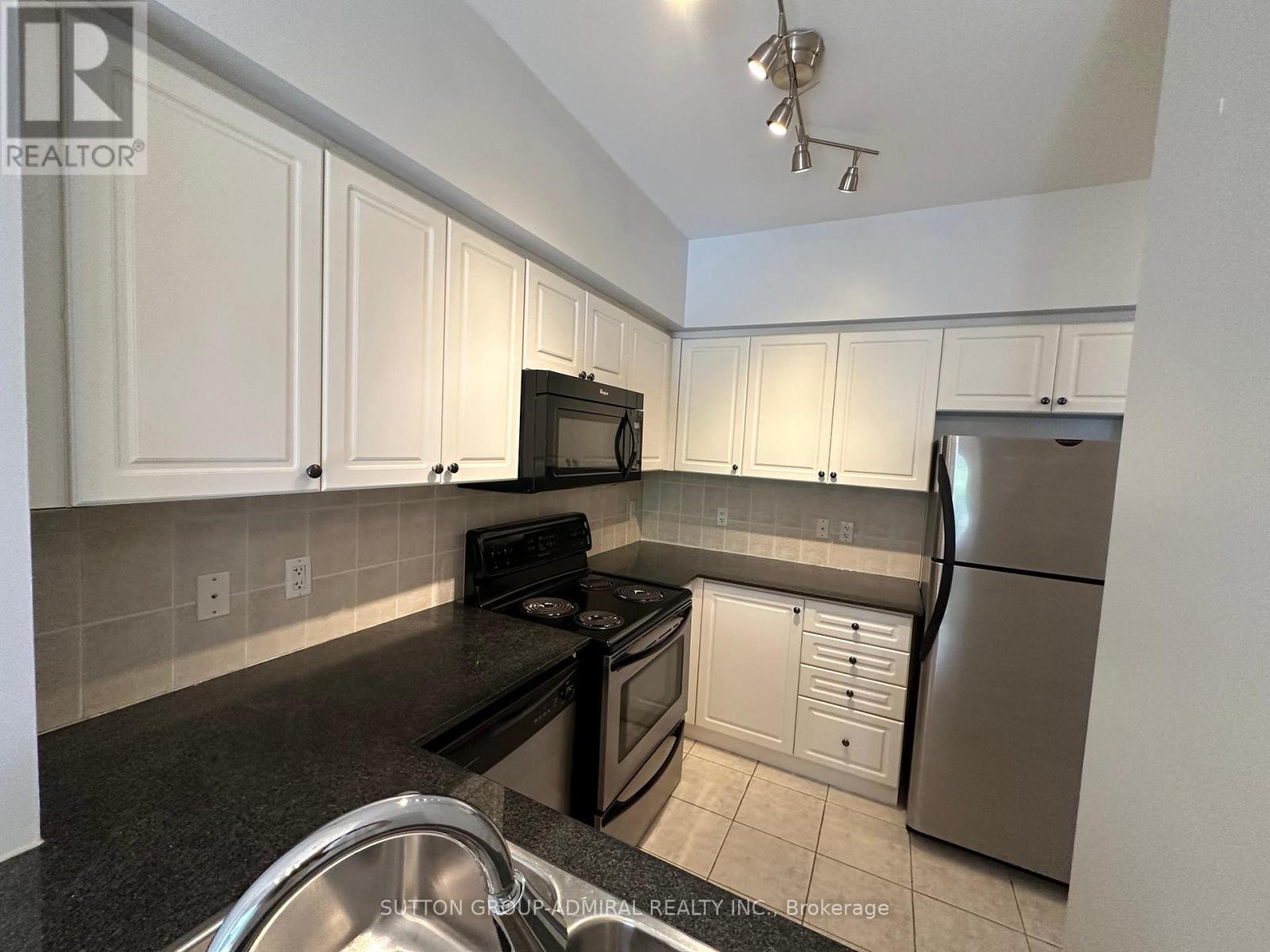 












114 - 2 MAISON PARC COURT

,
Vaughan (Lakeview Estates),




Ontario
L4J9K5

