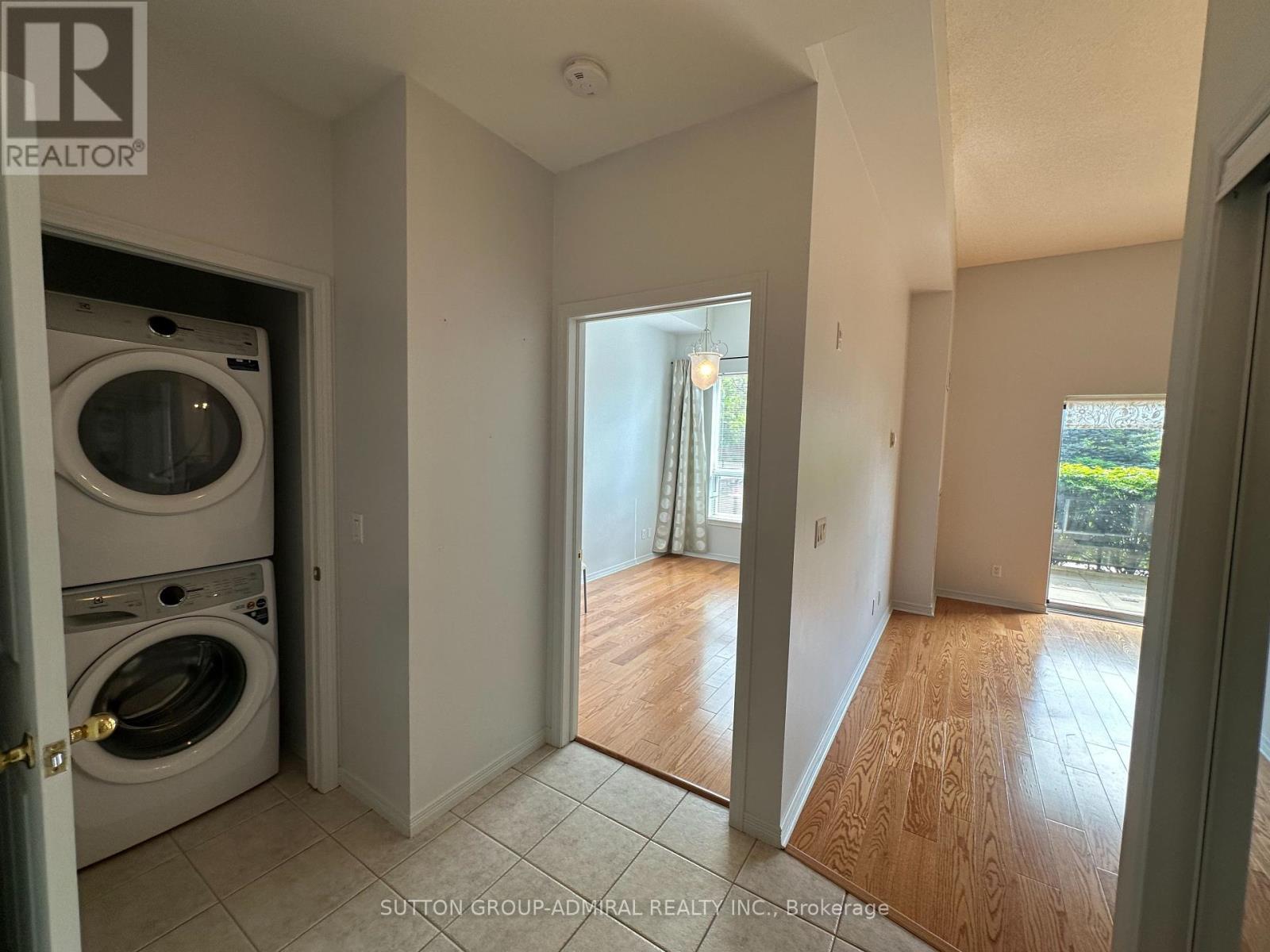 












114 - 2 MAISON PARC COURT

,
Vaughan (Lakeview Estates),




Ontario
L4J9K5

