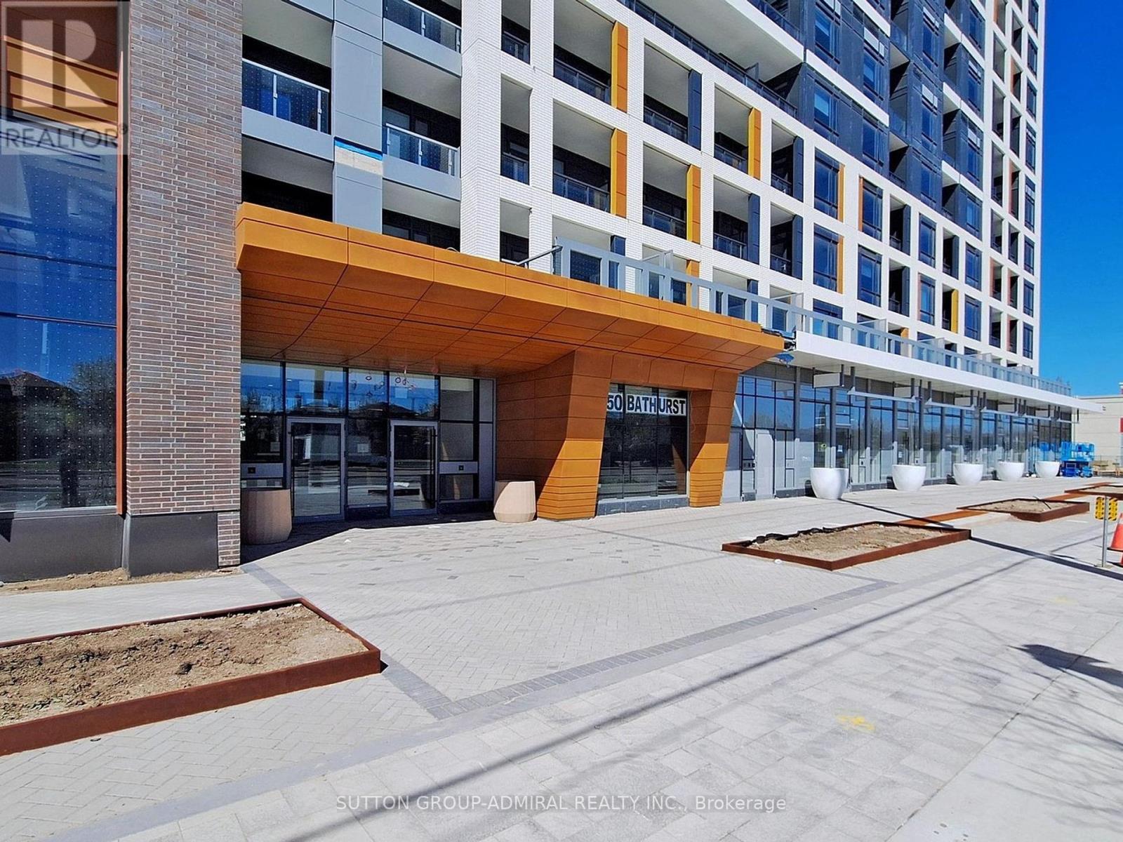 












403 - 7950 BATHURST STREET

,
Vaughan (Beverley Glen),




Ontario
L4J0L4

