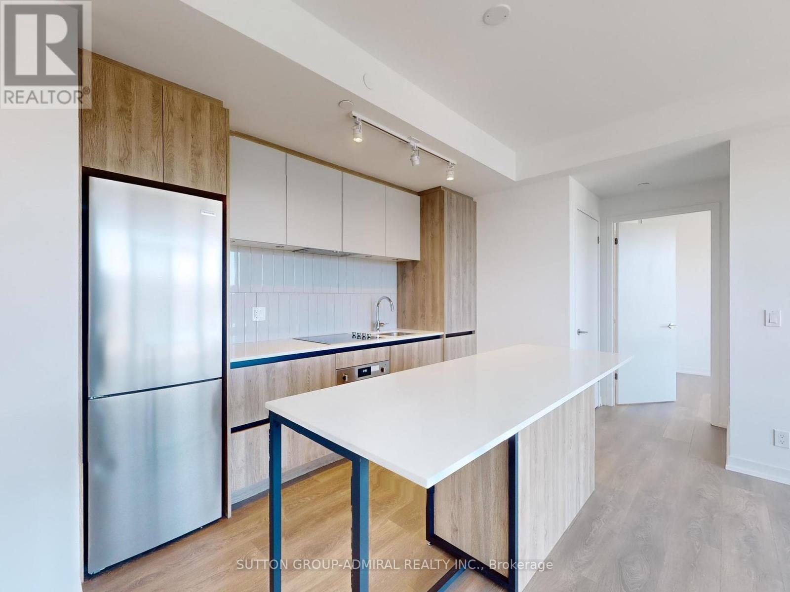 












403 - 7950 BATHURST STREET

,
Vaughan (Beverley Glen),




Ontario
L4J0L4

