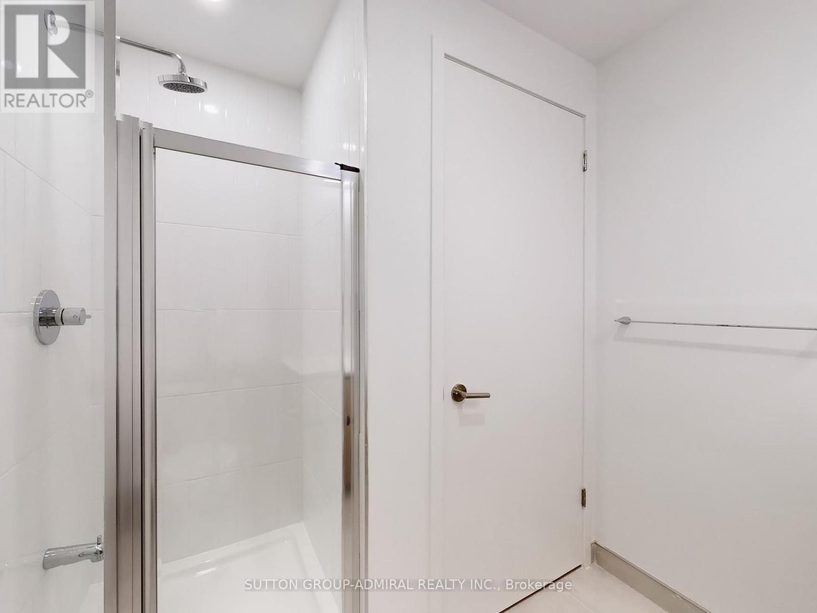 












403 - 7950 BATHURST STREET

,
Vaughan (Beverley Glen),




Ontario
L4J0L4

