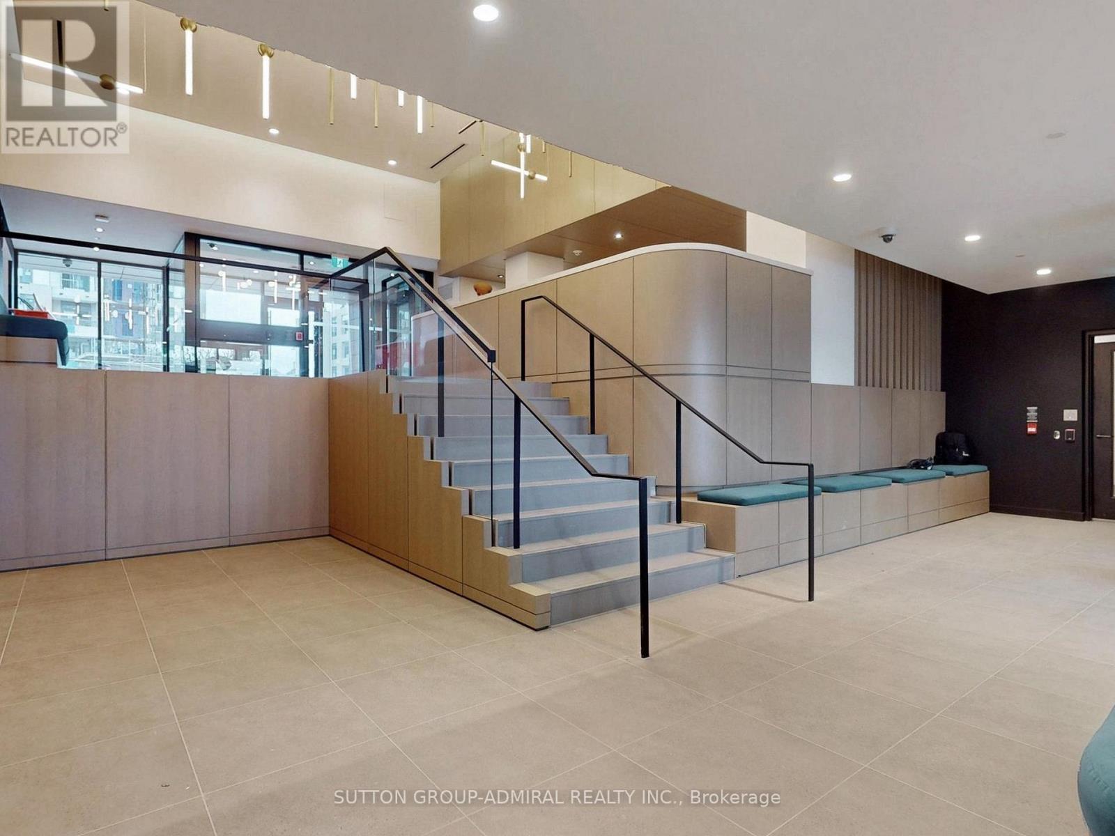 












403 - 7950 BATHURST STREET

,
Vaughan (Beverley Glen),




Ontario
L4J0L4

