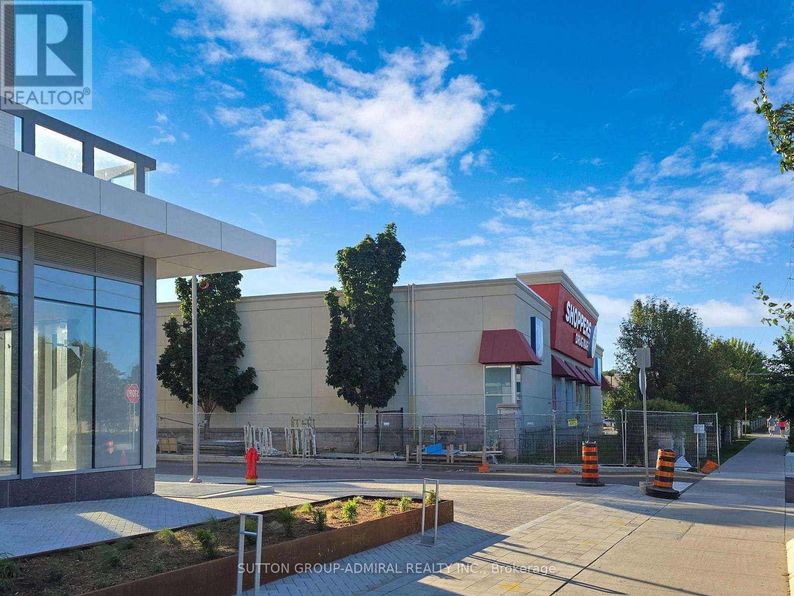 












403 - 7950 BATHURST STREET

,
Vaughan (Beverley Glen),




Ontario
L4J0L4

