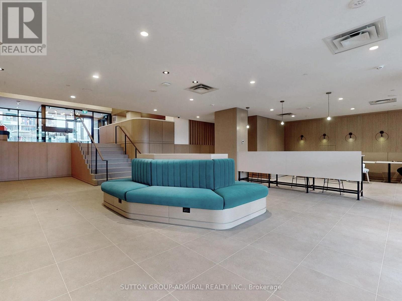 












403 - 7950 BATHURST STREET

,
Vaughan (Beverley Glen),




Ontario
L4J0L4

