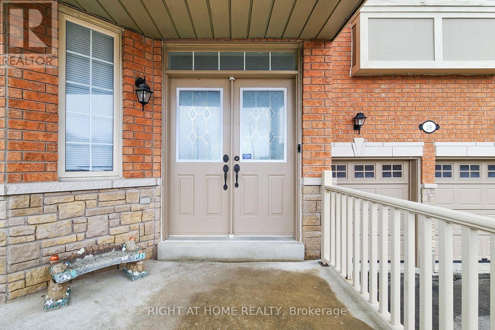 












19 ROBERT GRUNDY ROAD

,
Markham (Cachet),




Ontario
L6C3A5

