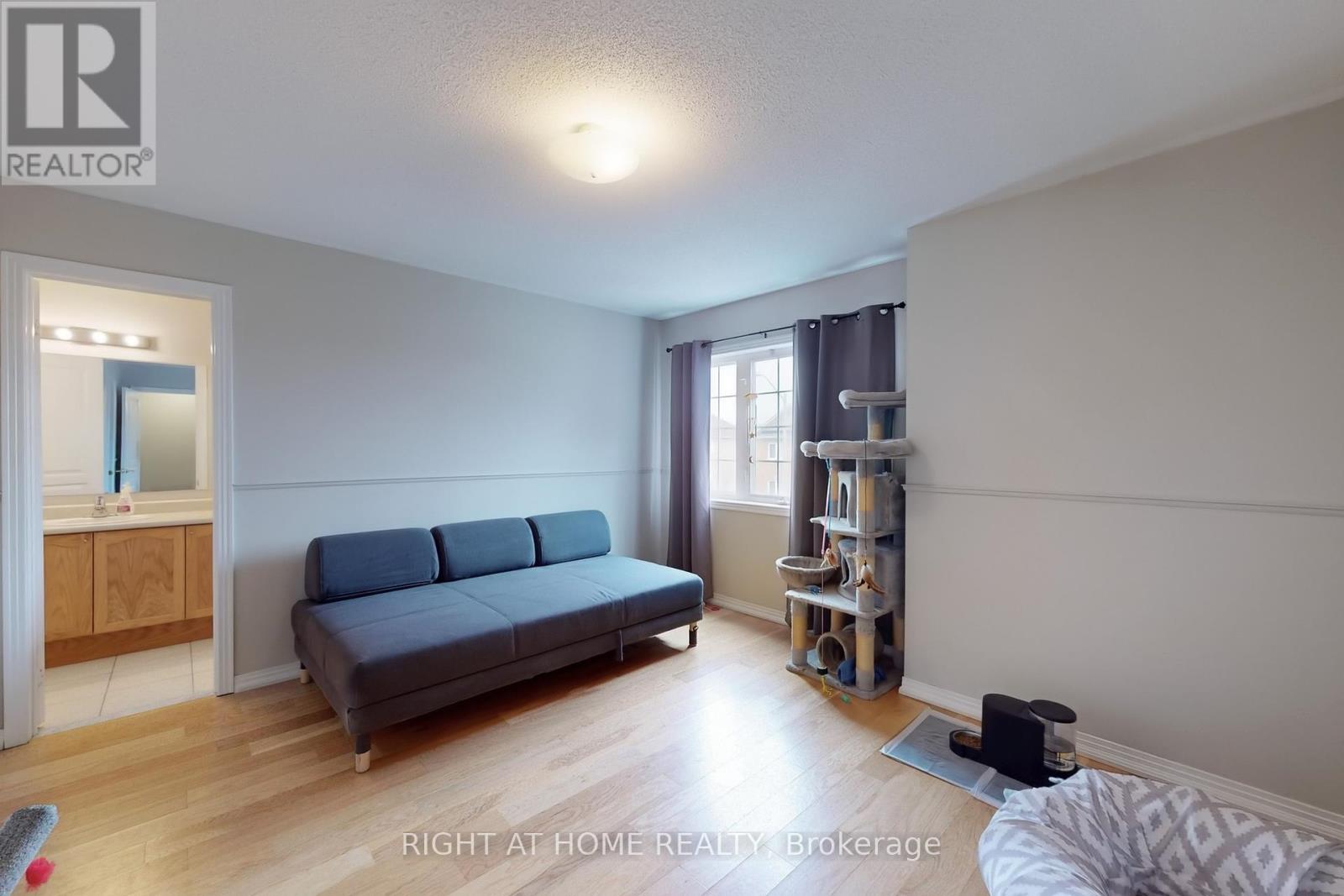 












19 ROBERT GRUNDY ROAD

,
Markham (Cachet),




Ontario
L6C3A5


