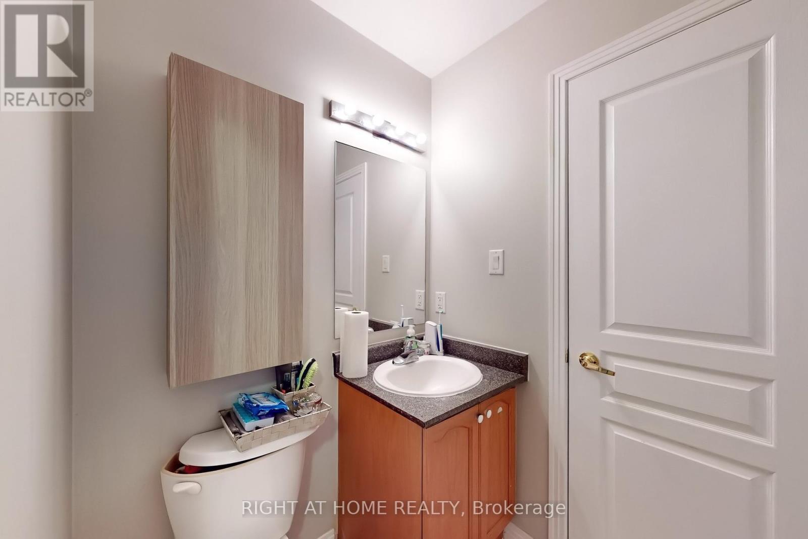 












19 ROBERT GRUNDY ROAD

,
Markham (Cachet),




Ontario
L6C3A5

