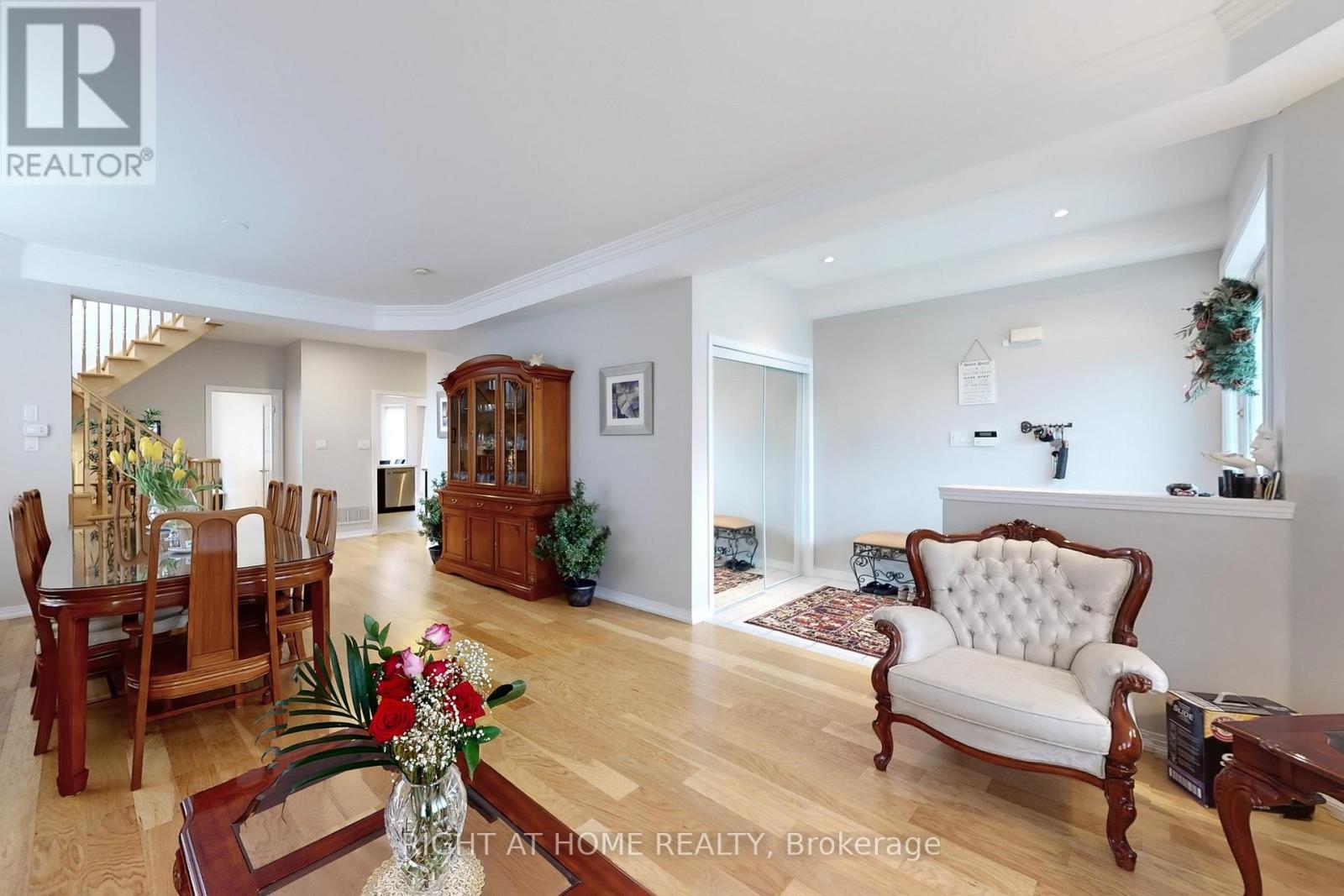 












19 ROBERT GRUNDY ROAD

,
Markham (Cachet),




Ontario
L6C3A5

