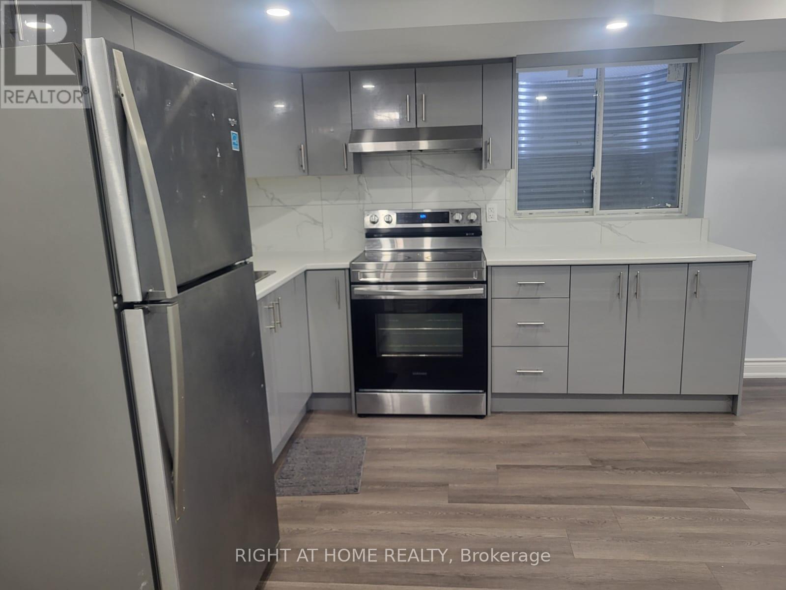 












LOWER - 1218 CORBY WAY

,
Innisfil,




Ontario
L9S0R1

