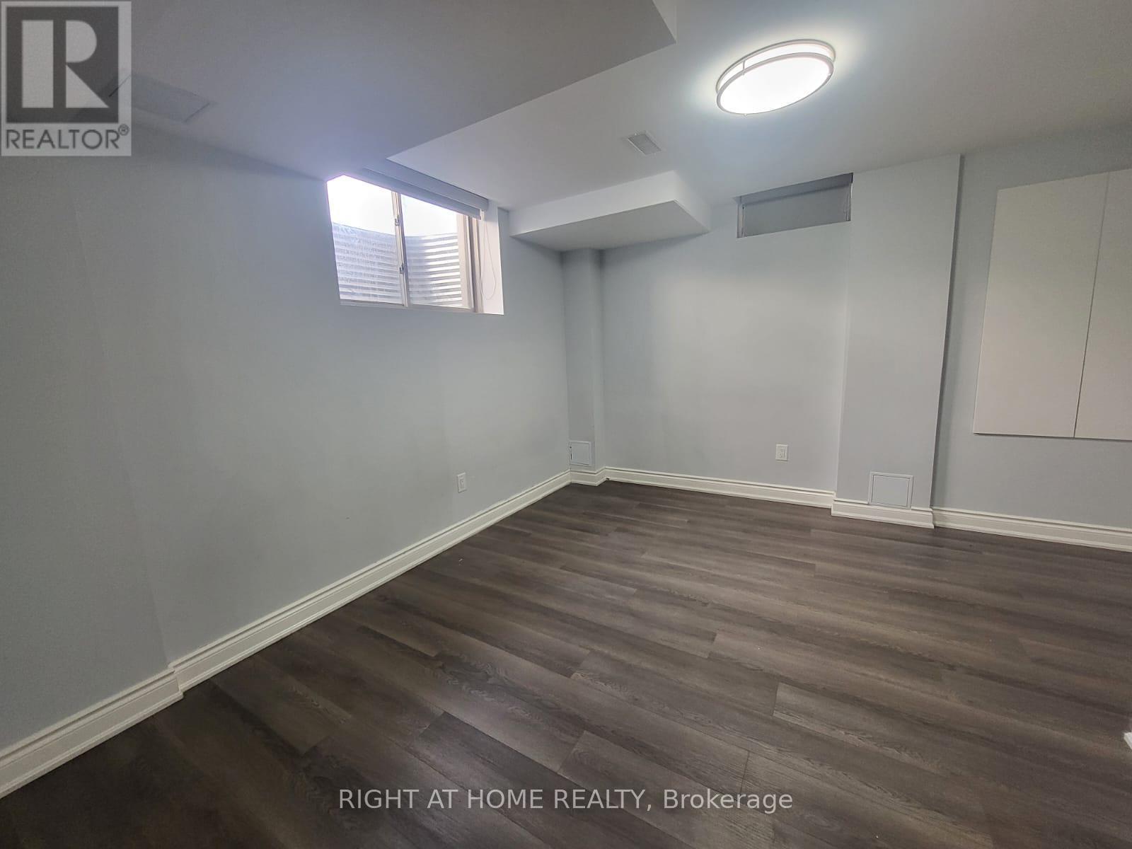 












LOWER - 1218 CORBY WAY

,
Innisfil,




Ontario
L9S0R1

