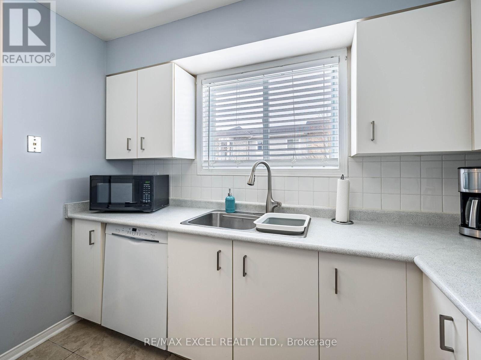












97 WILLIAM CURTIS CIRCLE

,
Newmarket (Gorham-College Manor),




Ontario
L3Y8L8

