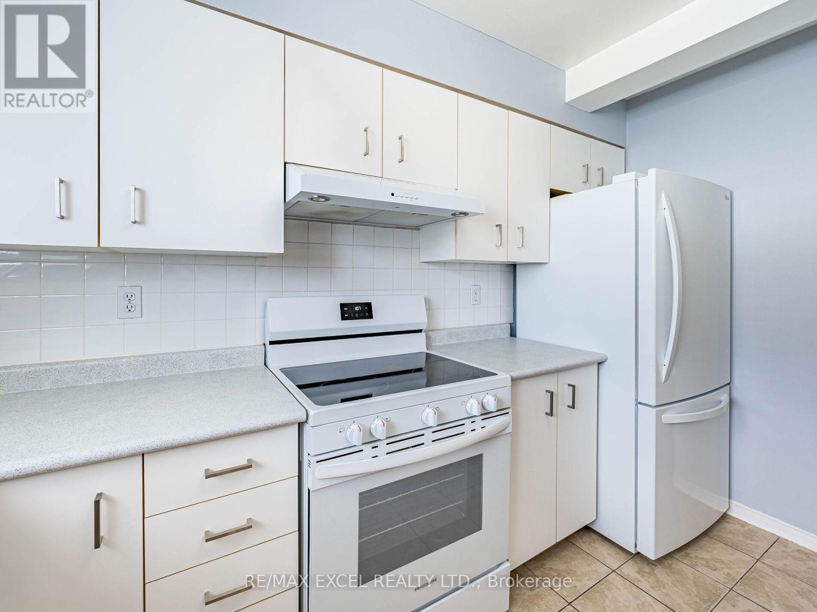 












97 WILLIAM CURTIS CIRCLE

,
Newmarket (Gorham-College Manor),




Ontario
L3Y8L8


