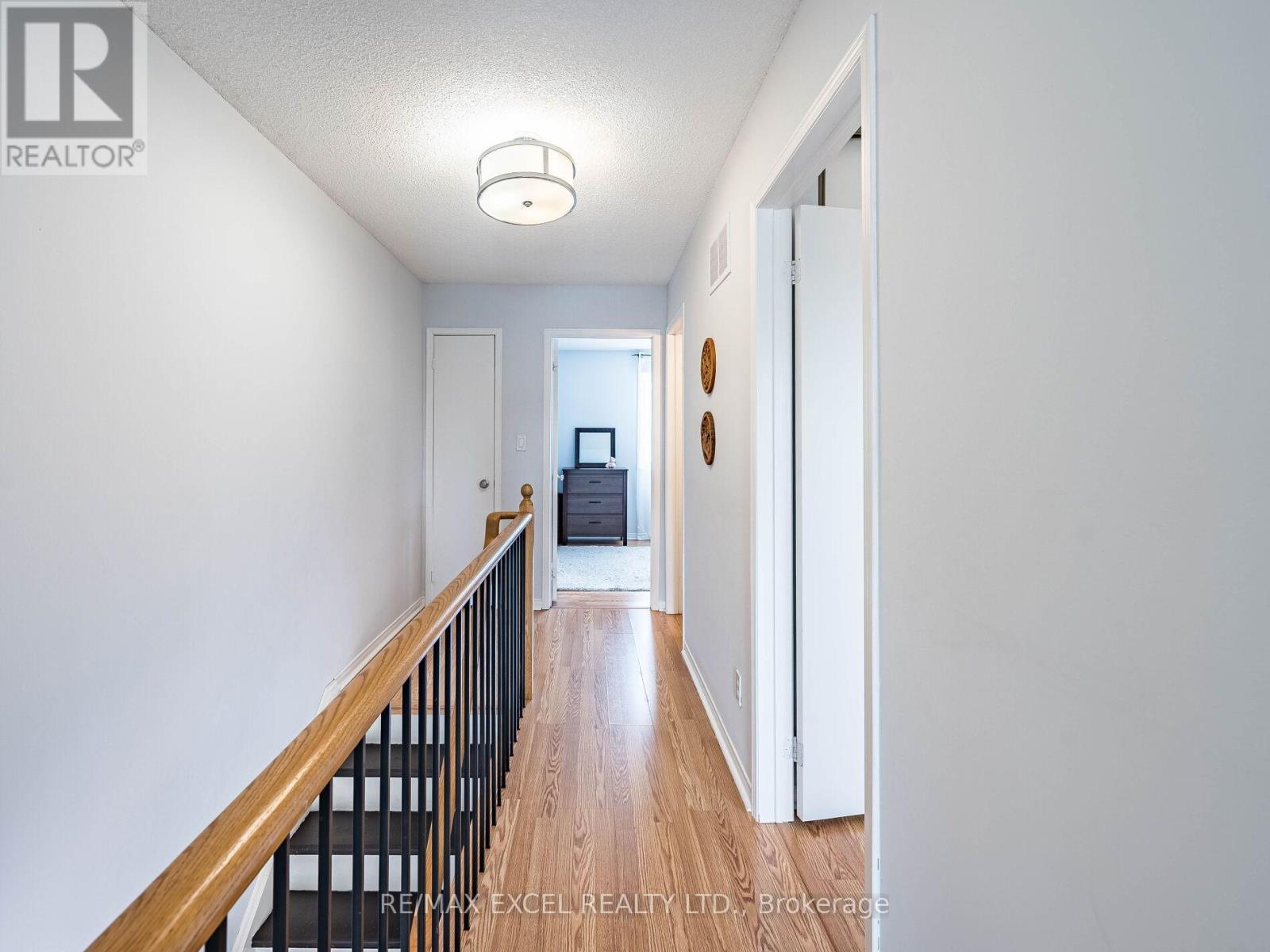 












97 WILLIAM CURTIS CIRCLE

,
Newmarket (Gorham-College Manor),




Ontario
L3Y8L8

