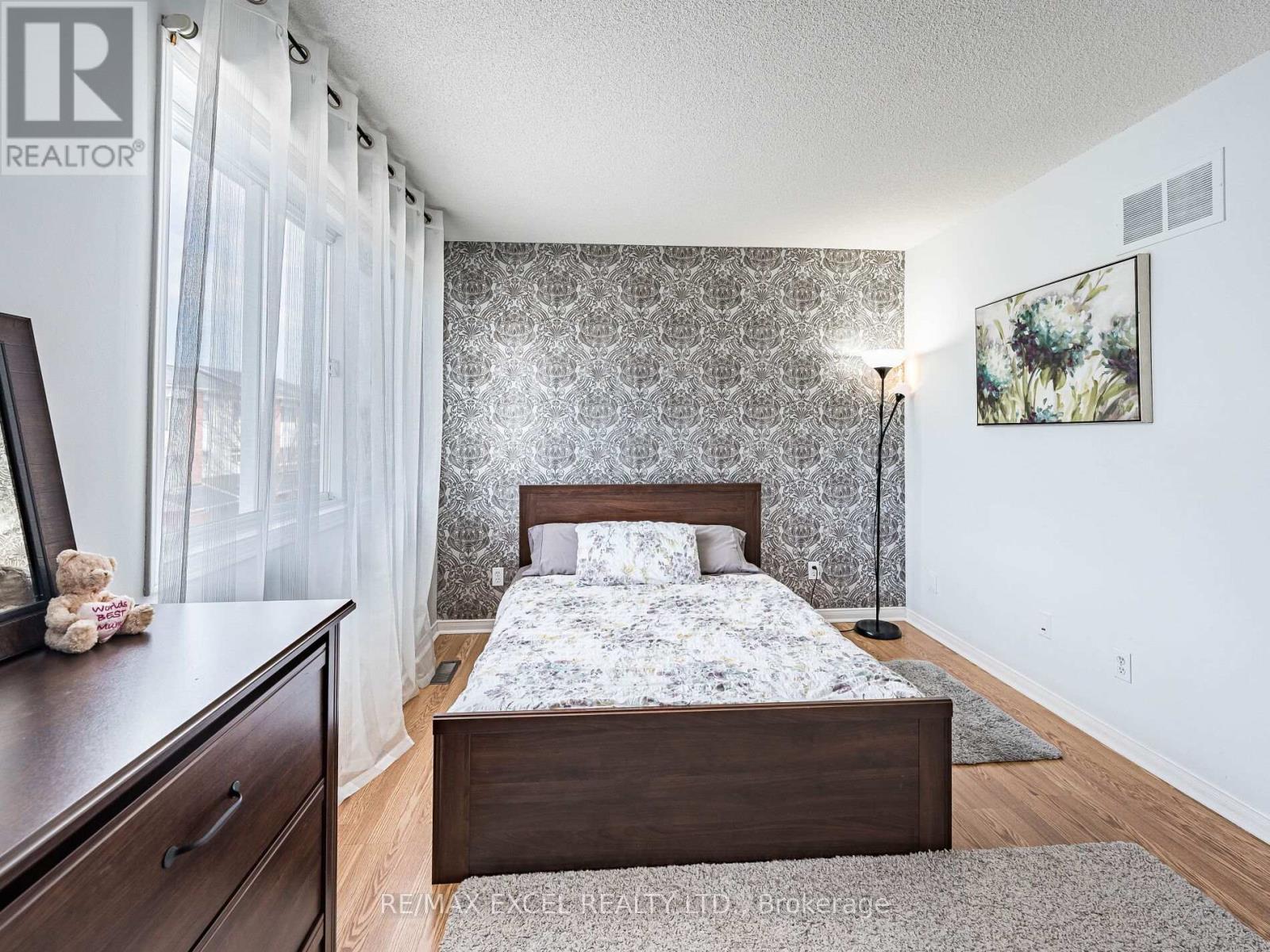 












97 WILLIAM CURTIS CIRCLE

,
Newmarket (Gorham-College Manor),




Ontario
L3Y8L8

