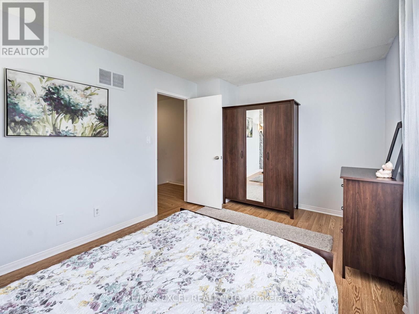 












97 WILLIAM CURTIS CIRCLE

,
Newmarket (Gorham-College Manor),




Ontario
L3Y8L8

