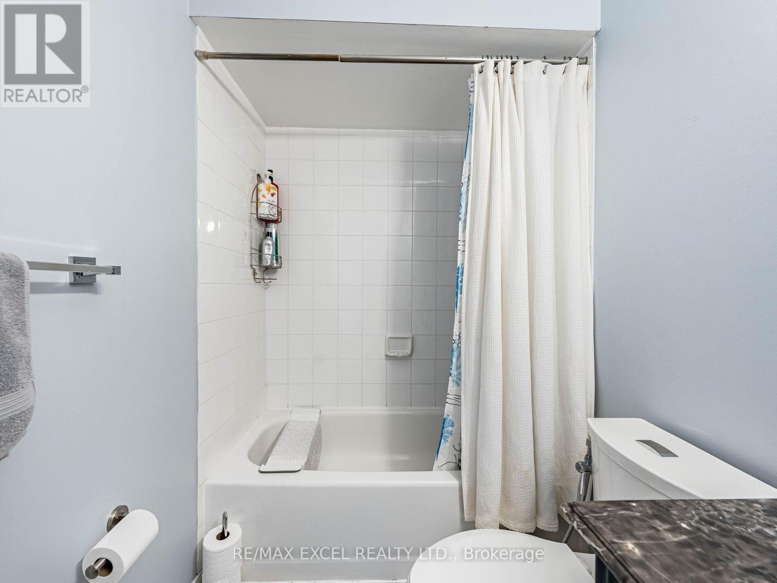 












97 WILLIAM CURTIS CIRCLE

,
Newmarket (Gorham-College Manor),




Ontario
L3Y8L8

