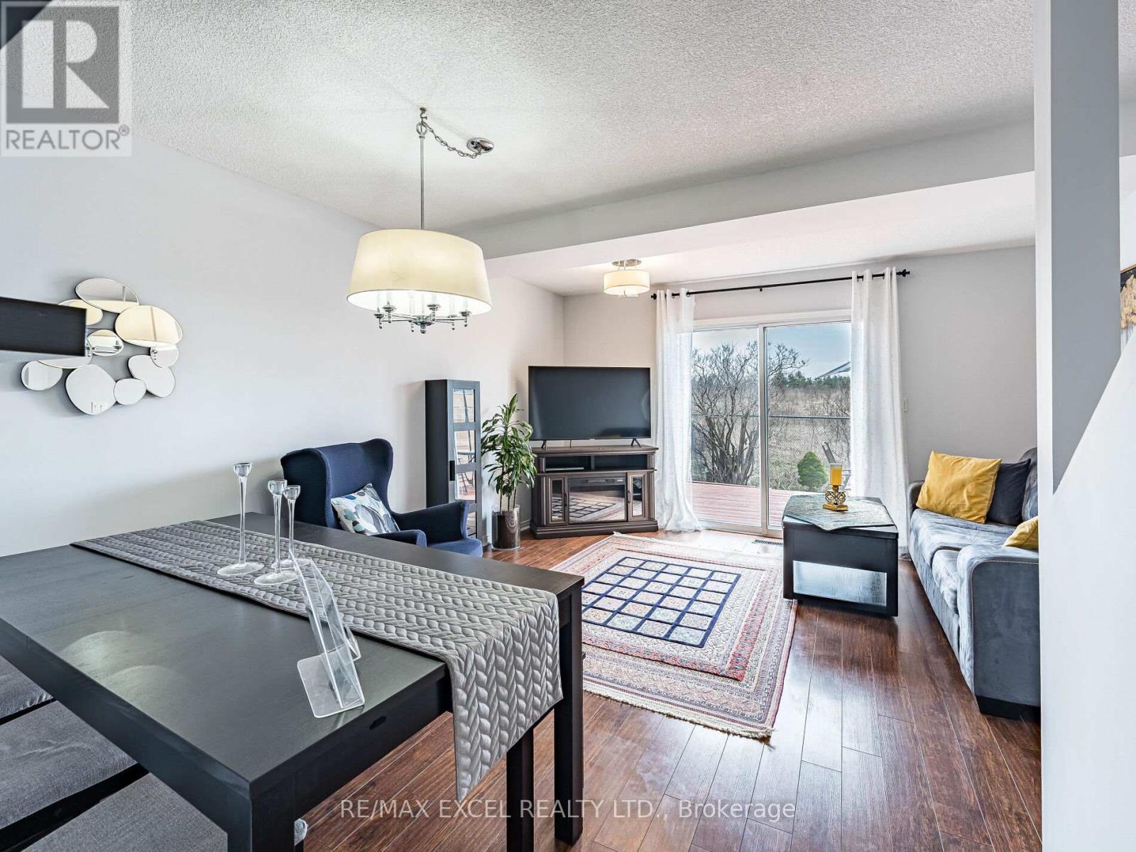 












97 WILLIAM CURTIS CIRCLE

,
Newmarket (Gorham-College Manor),




Ontario
L3Y8L8

