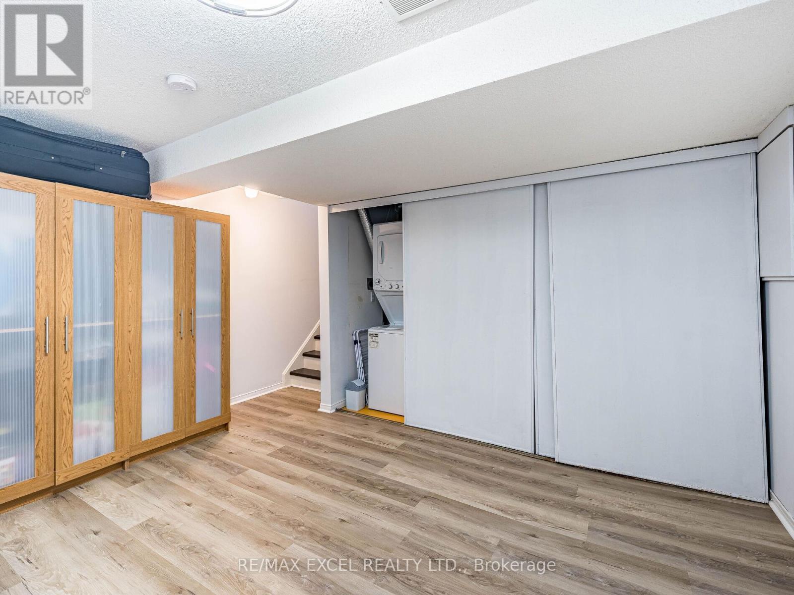 












97 WILLIAM CURTIS CIRCLE

,
Newmarket (Gorham-College Manor),




Ontario
L3Y8L8

