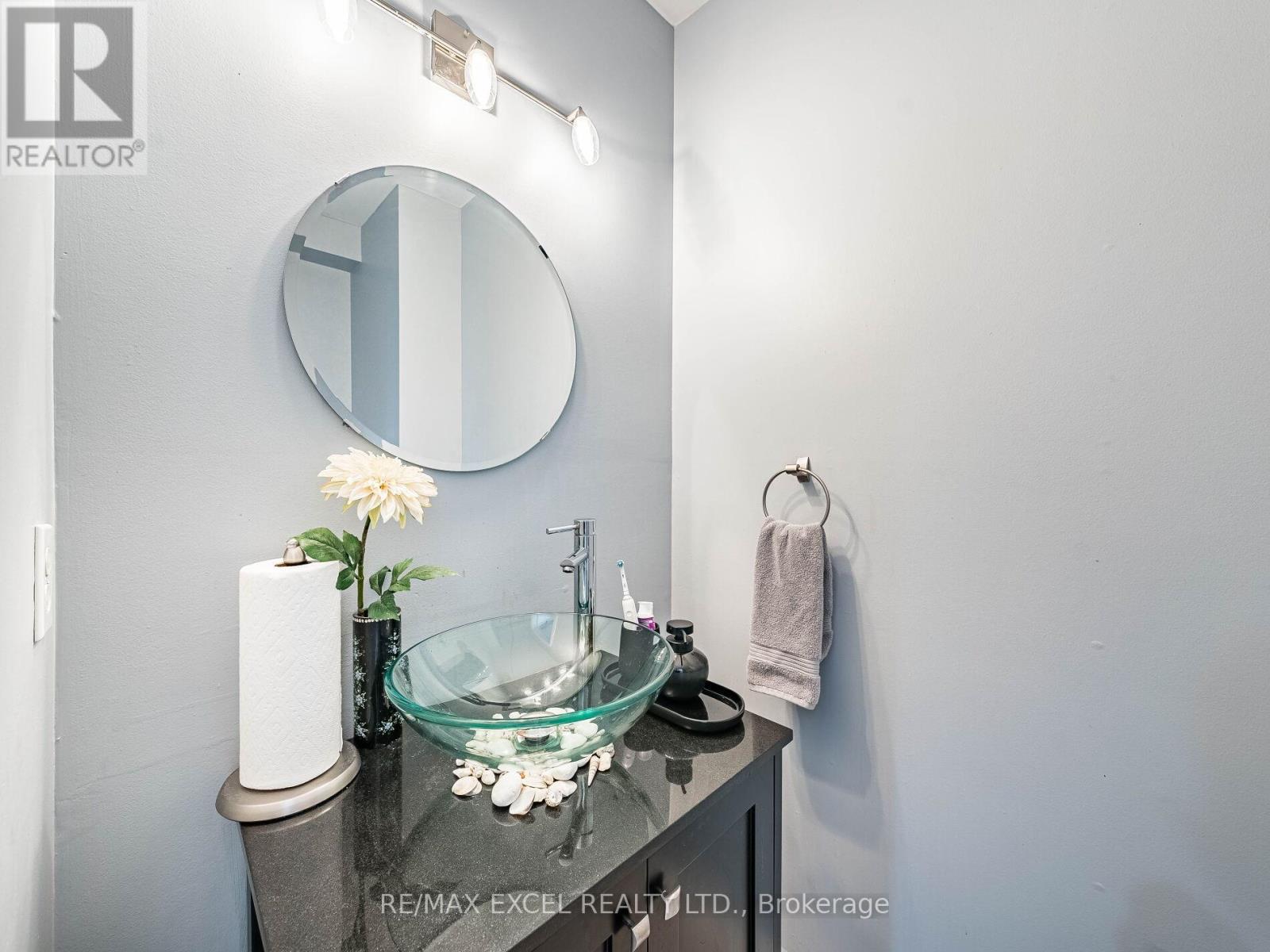 












97 WILLIAM CURTIS CIRCLE

,
Newmarket (Gorham-College Manor),




Ontario
L3Y8L8

