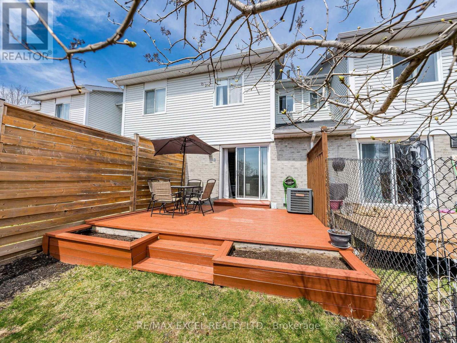 












97 WILLIAM CURTIS CIRCLE

,
Newmarket (Gorham-College Manor),




Ontario
L3Y8L8

