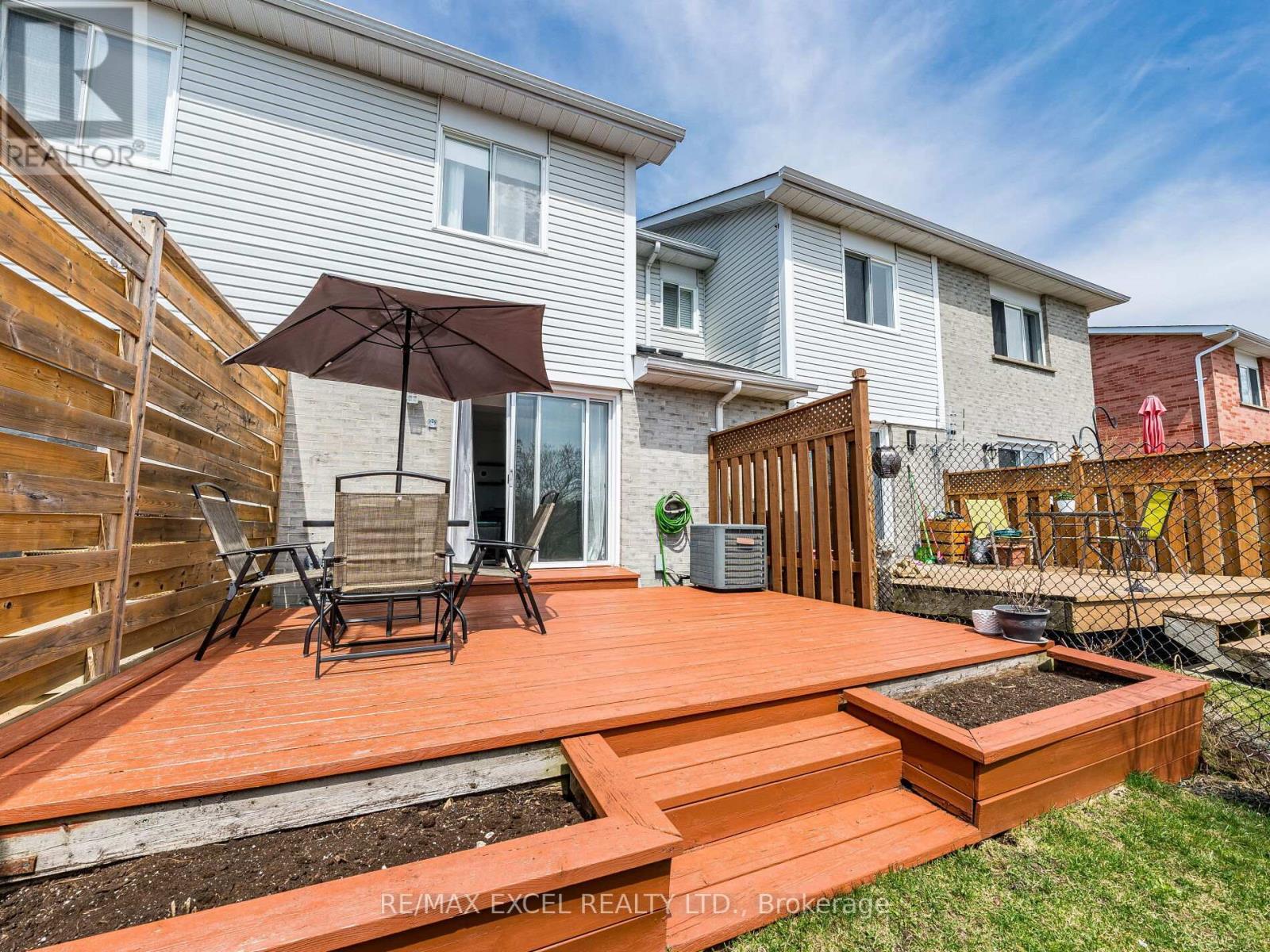 












97 WILLIAM CURTIS CIRCLE

,
Newmarket (Gorham-College Manor),




Ontario
L3Y8L8


