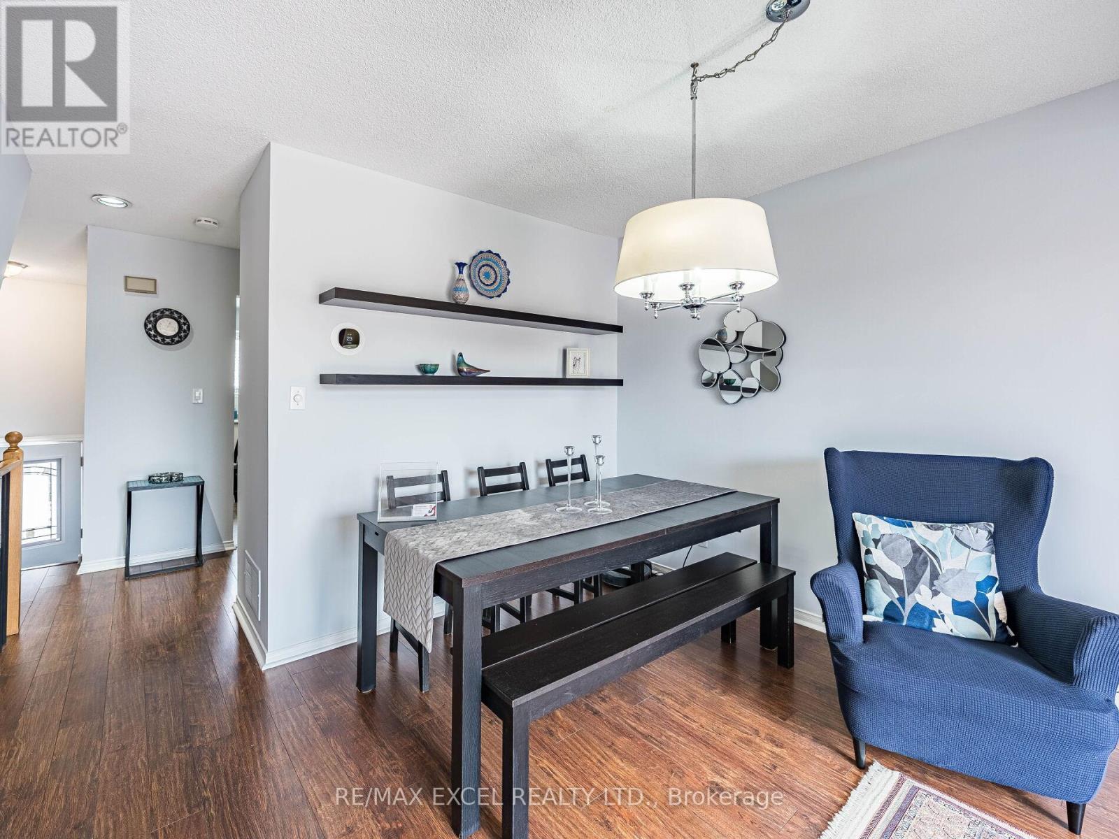 












97 WILLIAM CURTIS CIRCLE

,
Newmarket (Gorham-College Manor),




Ontario
L3Y8L8

