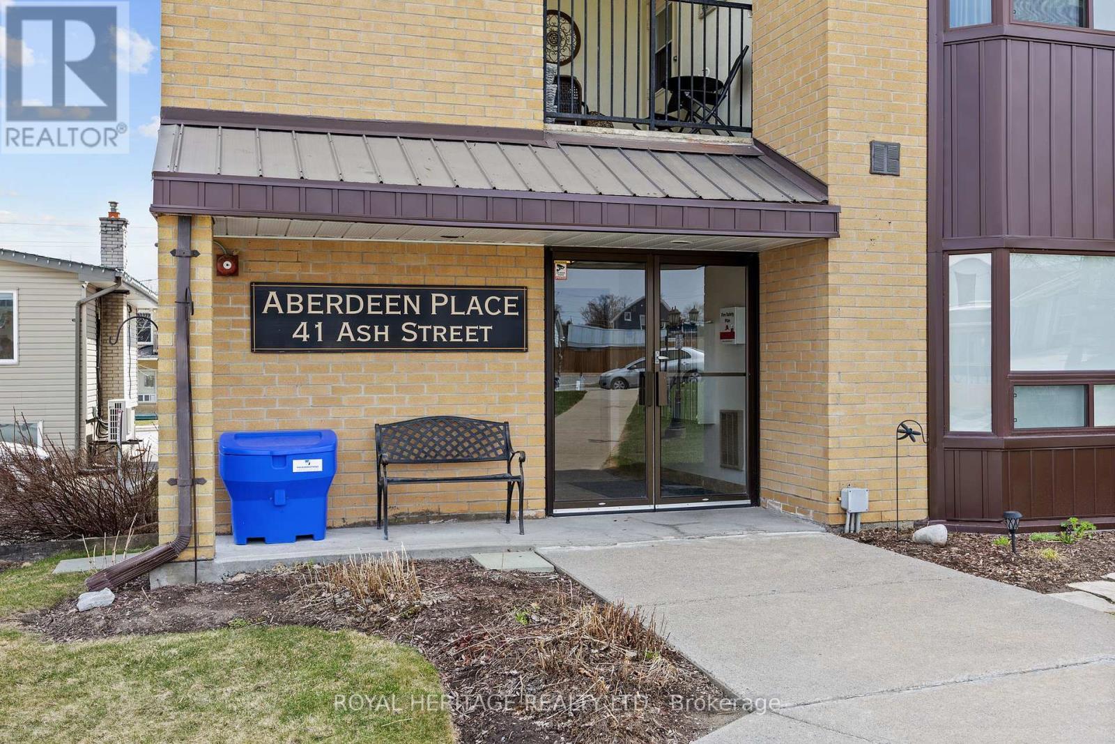 












304 - 41 ASH STREET

,
Uxbridge,




Ontario
L9P1E2

