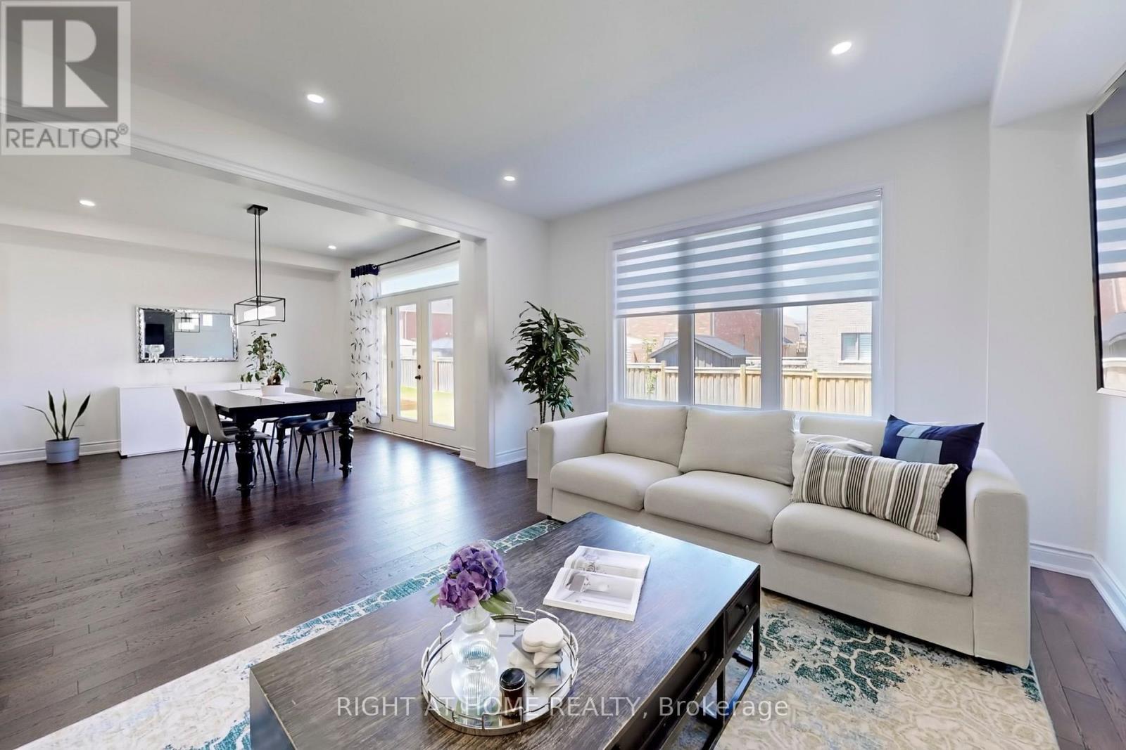 












1348 BLACKMORE STREET

,
Innisfil (Alcona),




Ontario
L9S0P2

