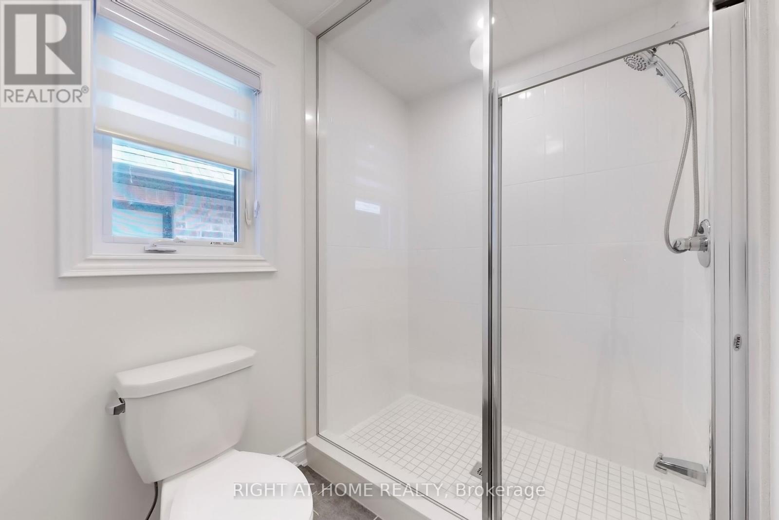 












1348 BLACKMORE STREET

,
Innisfil (Alcona),




Ontario
L9S0P2

