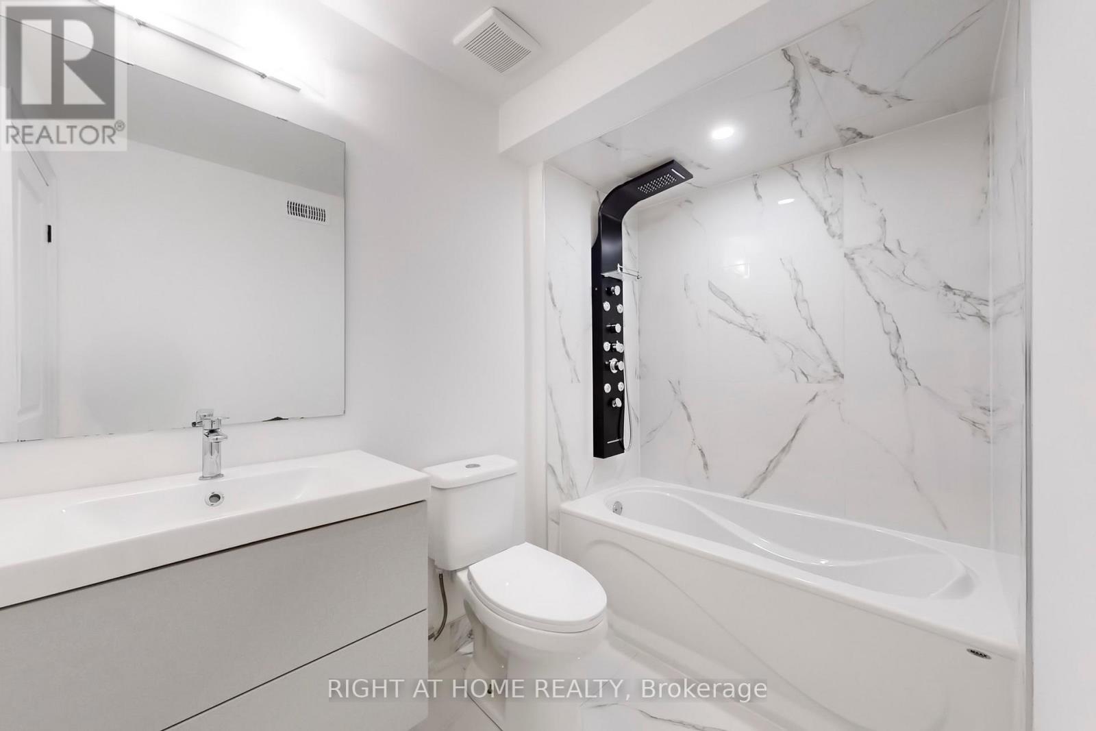 












1348 BLACKMORE STREET

,
Innisfil (Alcona),




Ontario
L9S0P2

