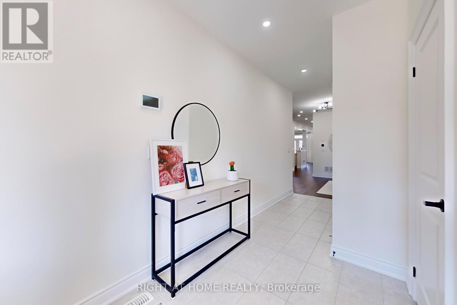 












1348 BLACKMORE STREET

,
Innisfil (Alcona),




Ontario
L9S0P2

