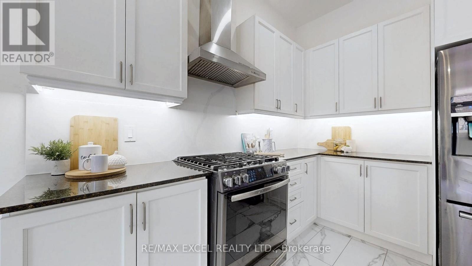 












42 ROBERT BALDWIN BOULEVARD

,
East Gwillimbury (Sharon),




Ontario
L9N0R4

