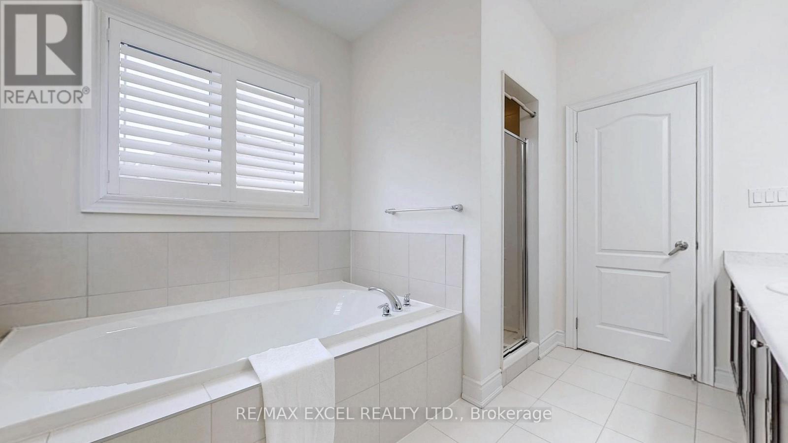 












42 ROBERT BALDWIN BOULEVARD

,
East Gwillimbury (Sharon),




Ontario
L9N0R4

