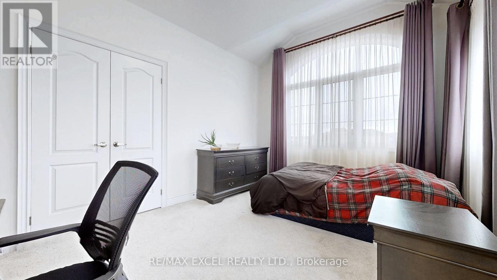 












42 ROBERT BALDWIN BOULEVARD

,
East Gwillimbury (Sharon),




Ontario
L9N0R4

