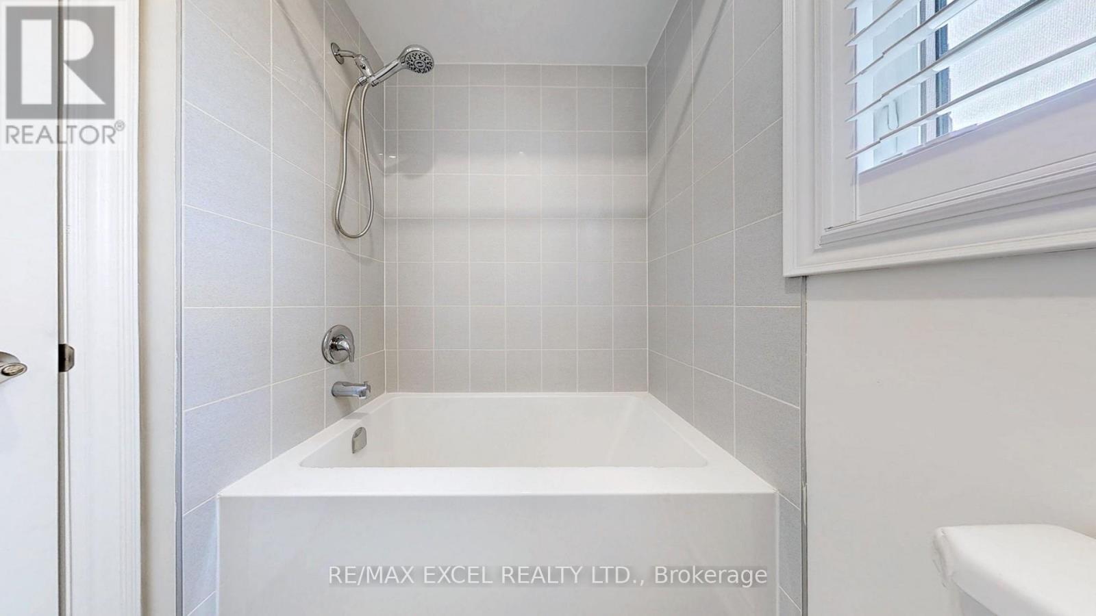 












42 ROBERT BALDWIN BOULEVARD

,
East Gwillimbury (Sharon),




Ontario
L9N0R4

