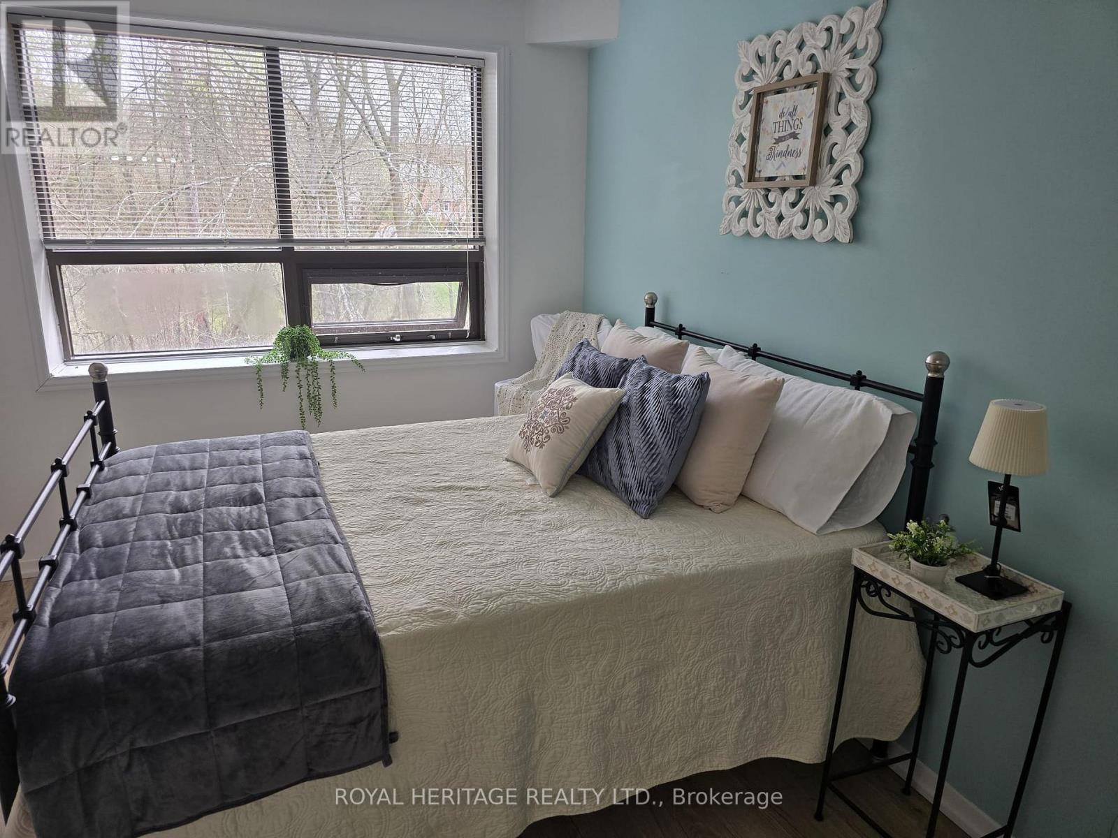 












303 - 166 OLIVE STREET

,
East Gwillimbury (Holland Landing),




Ontario
L9N1M9


