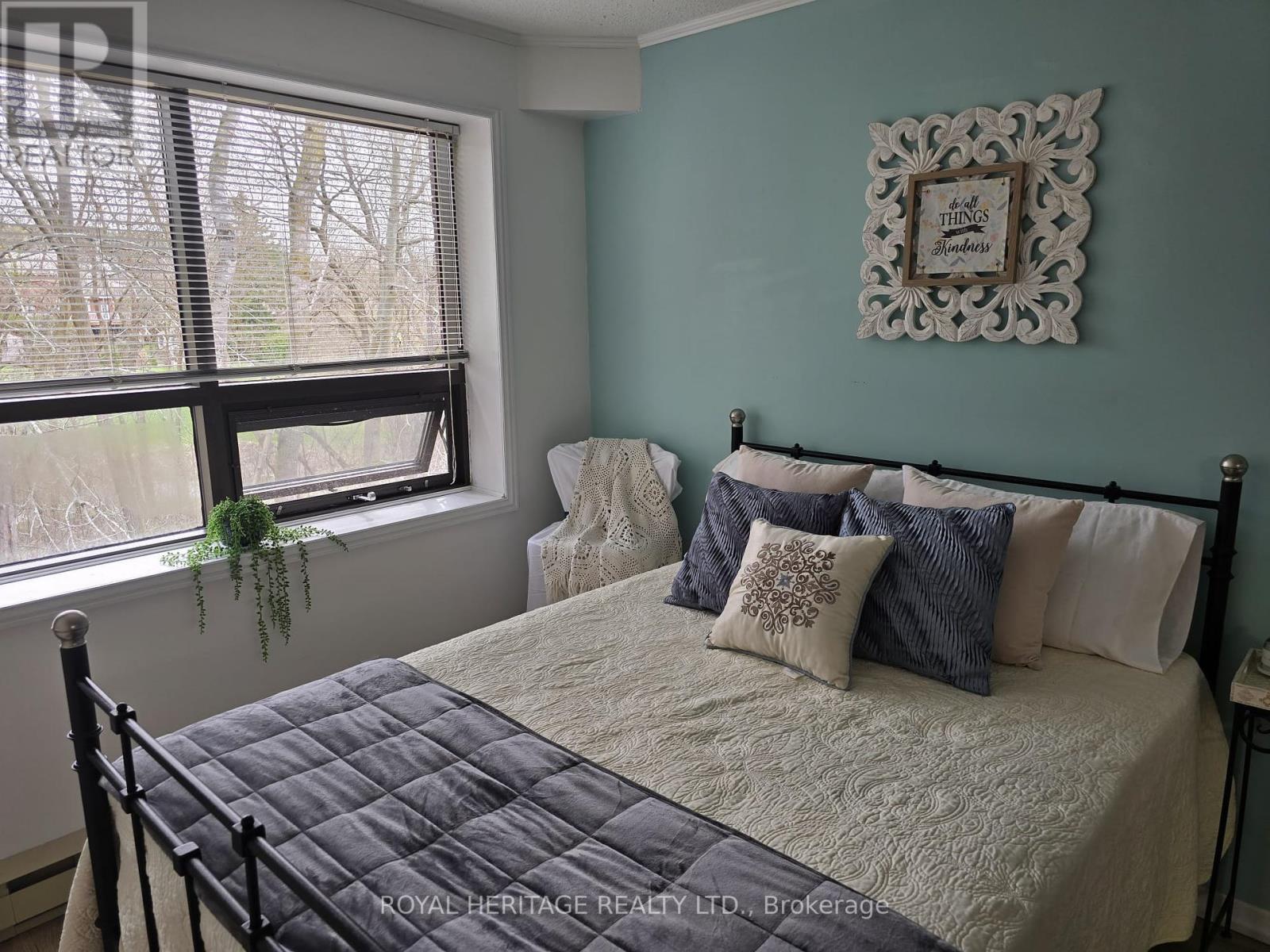 












303 - 166 OLIVE STREET

,
East Gwillimbury (Holland Landing),




Ontario
L9N1M9

