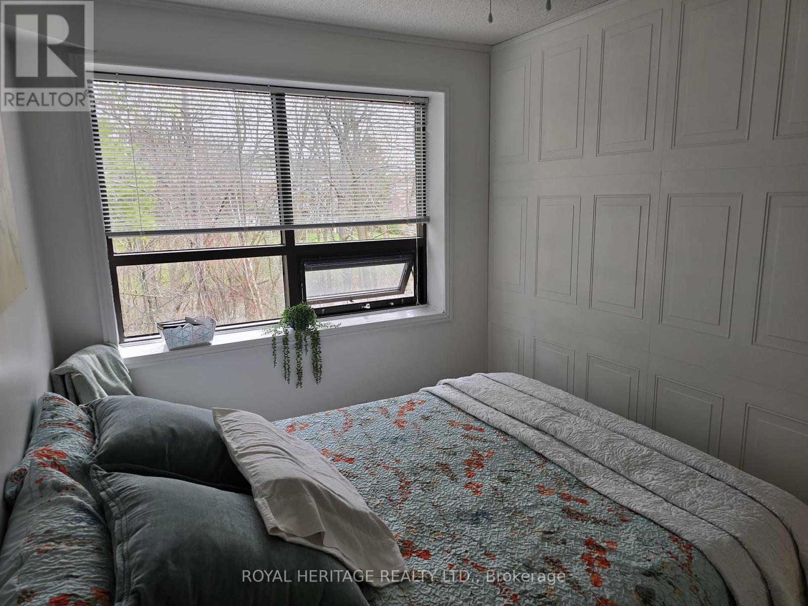 












303 - 166 OLIVE STREET

,
East Gwillimbury (Holland Landing),




Ontario
L9N1M9

