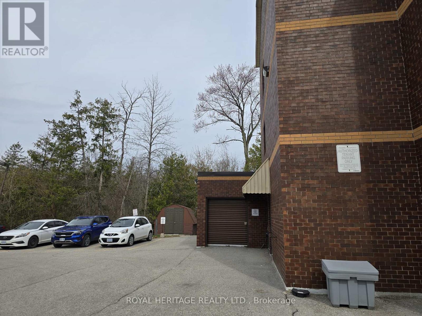 












303 - 166 OLIVE STREET

,
East Gwillimbury (Holland Landing),




Ontario
L9N1M9

