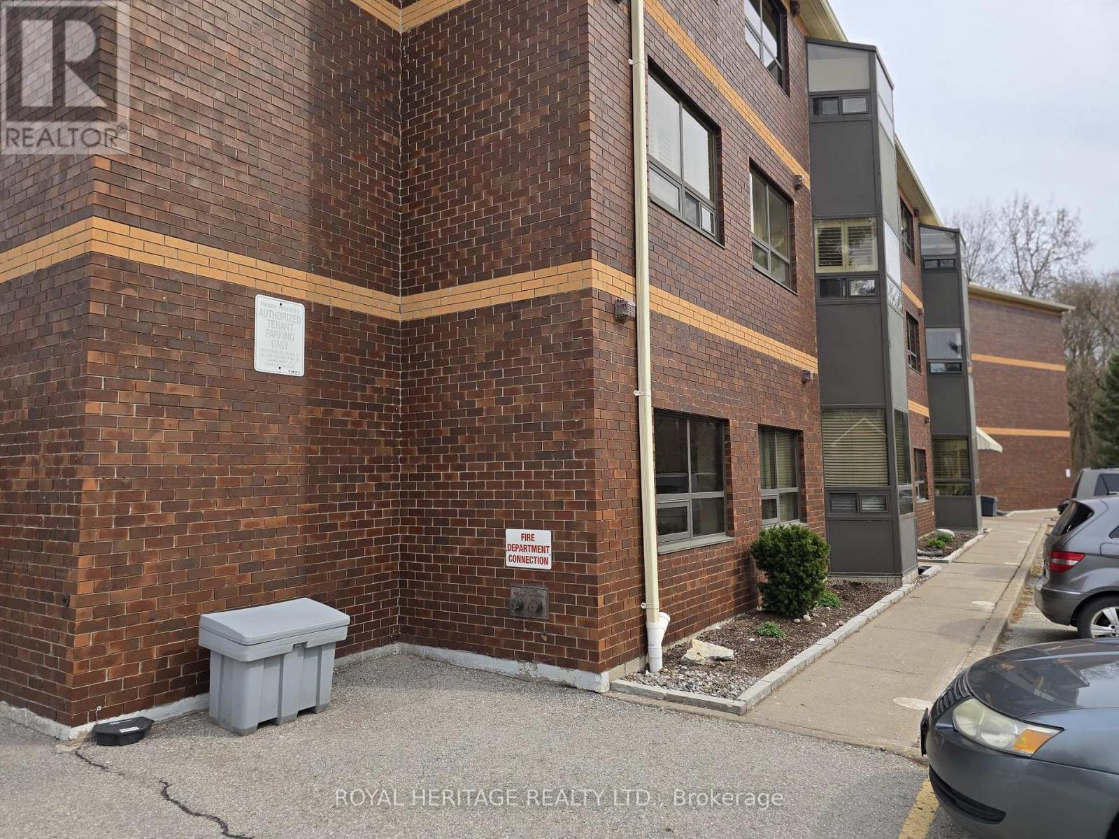 












303 - 166 OLIVE STREET

,
East Gwillimbury (Holland Landing),




Ontario
L9N1M9

