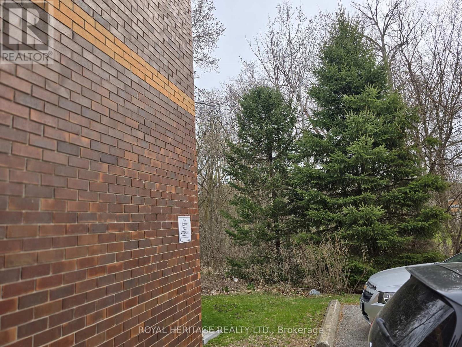 












303 - 166 OLIVE STREET

,
East Gwillimbury (Holland Landing),




Ontario
L9N1M9

