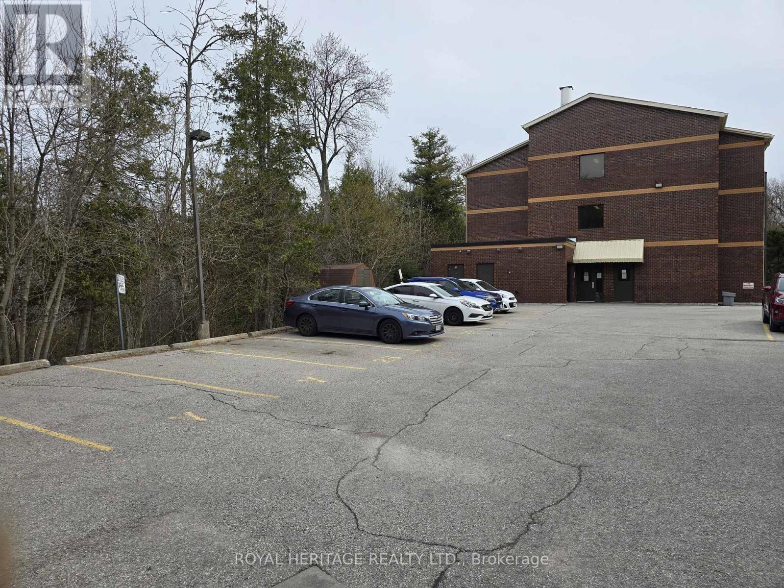 












303 - 166 OLIVE STREET

,
East Gwillimbury (Holland Landing),




Ontario
L9N1M9

